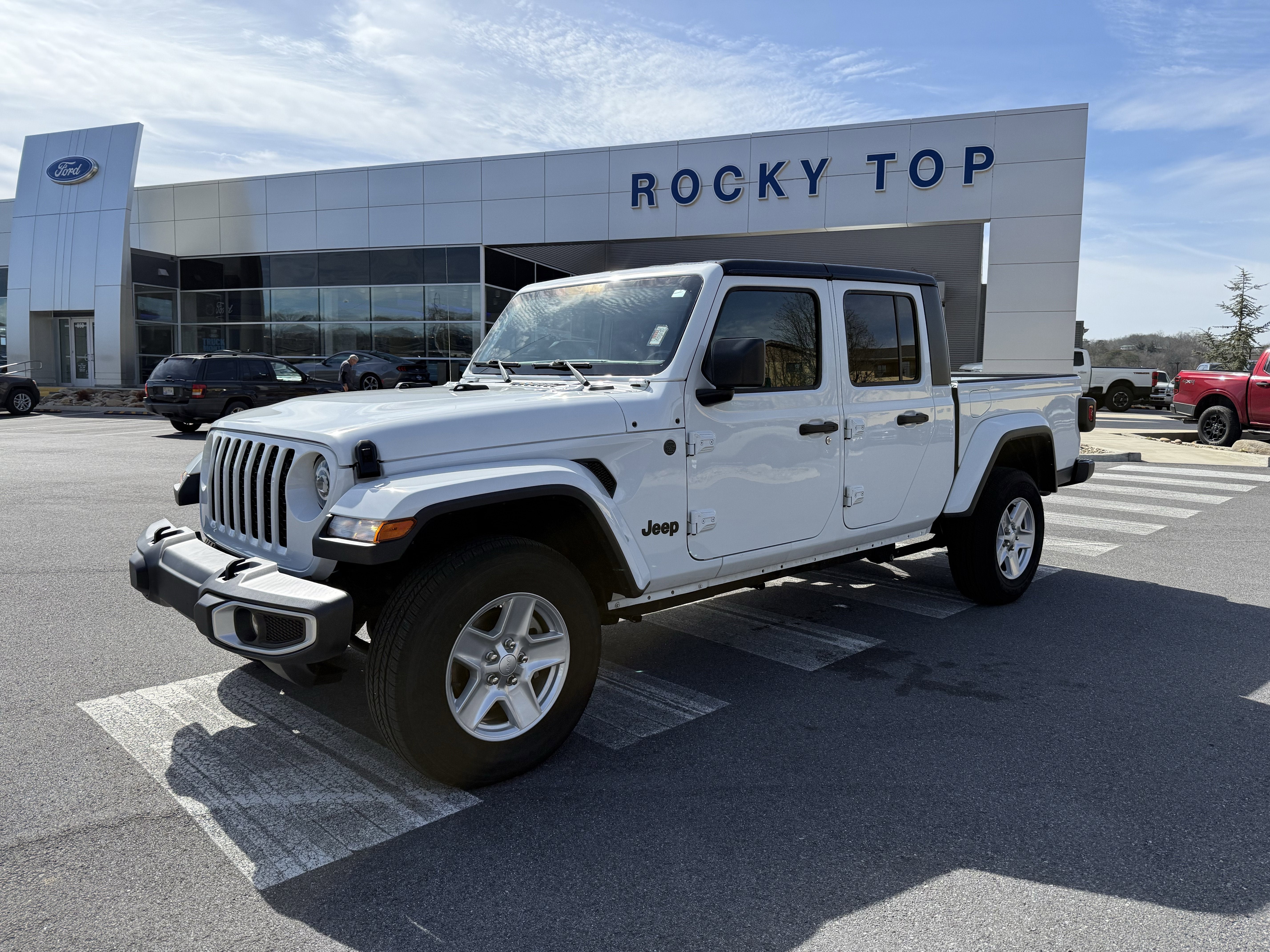 2022 Jeep Gladiator Sport S