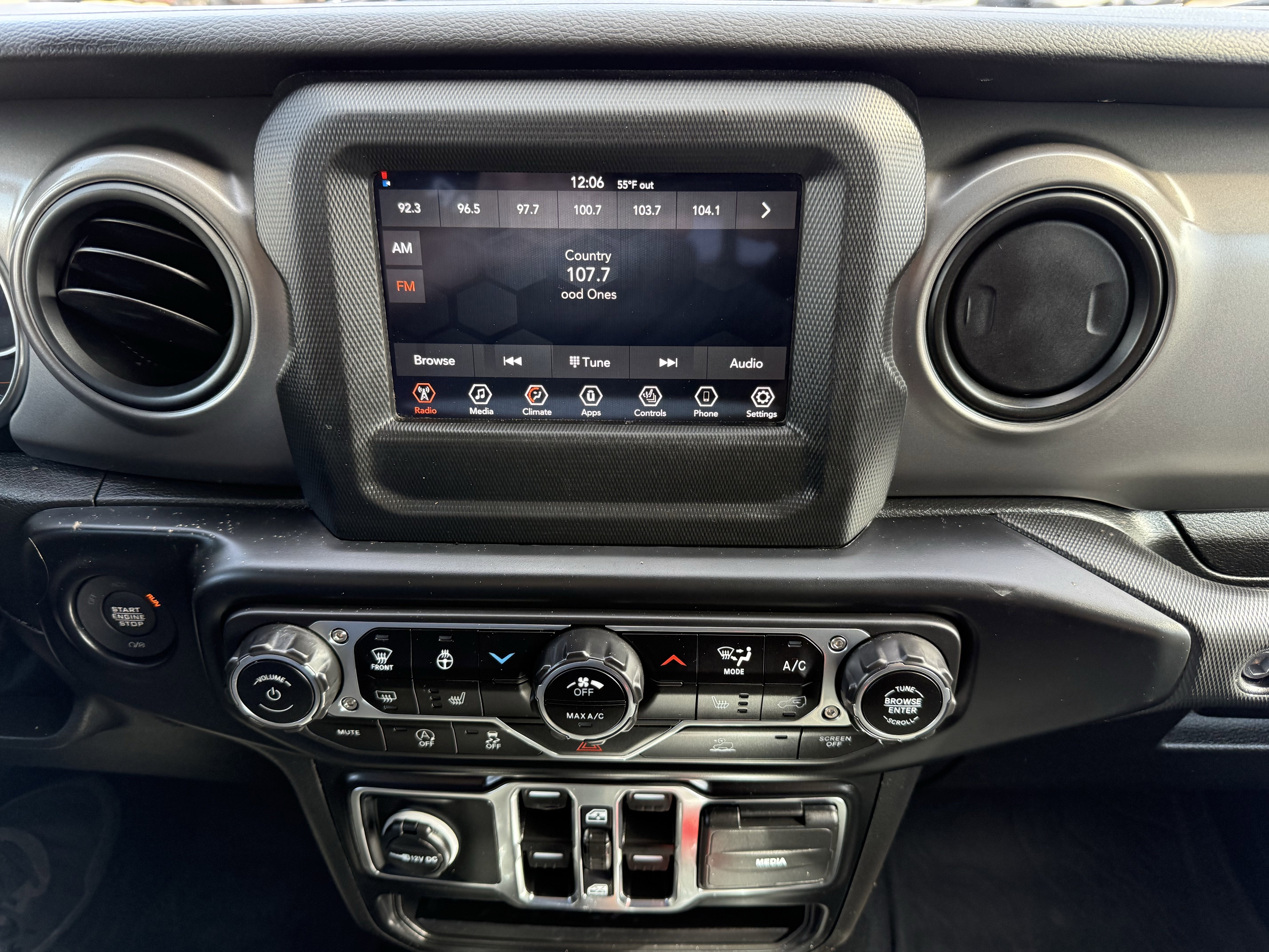 2022 Jeep Gladiator Sport S