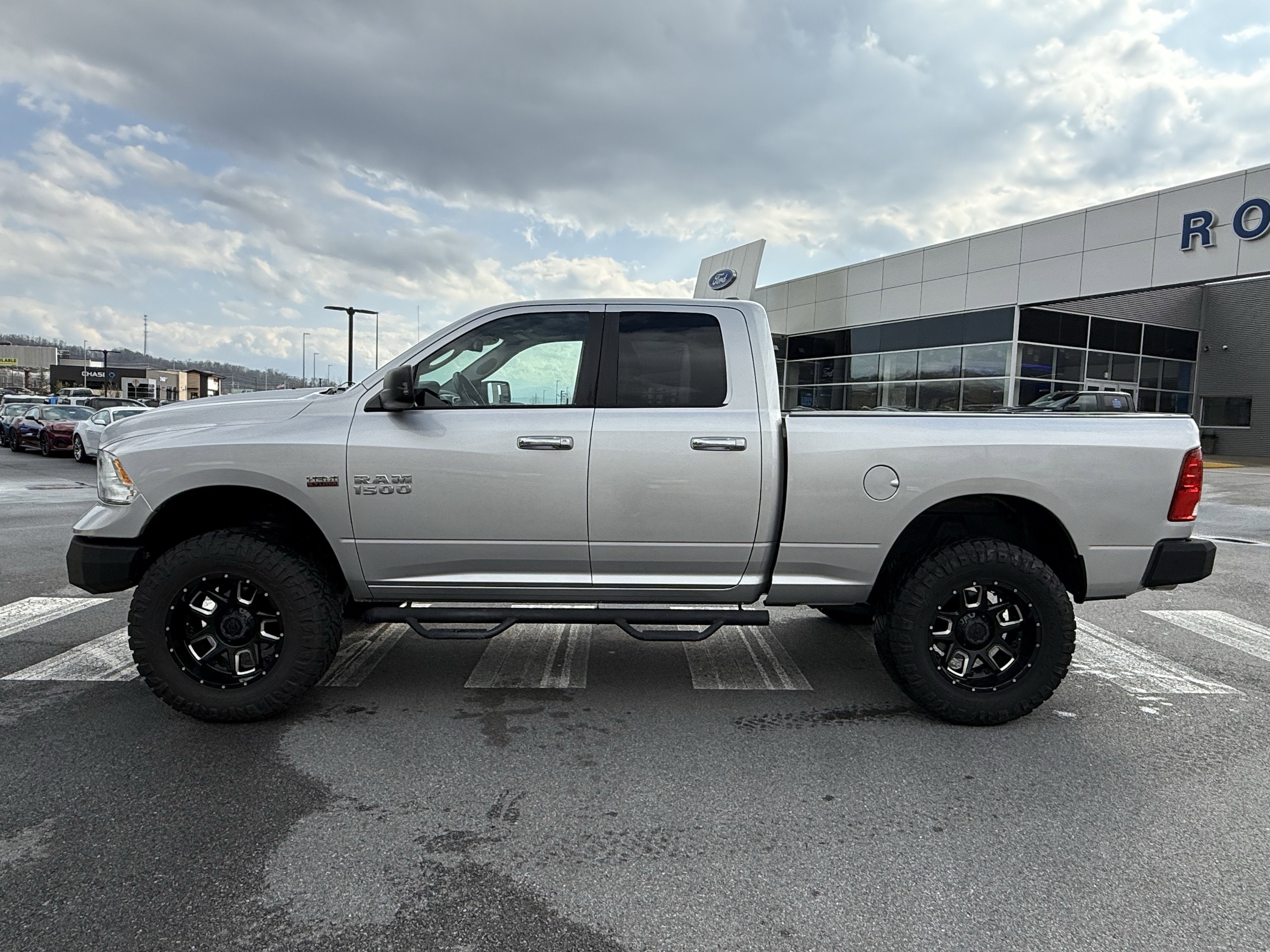 2015 RAM 1500 SLT
