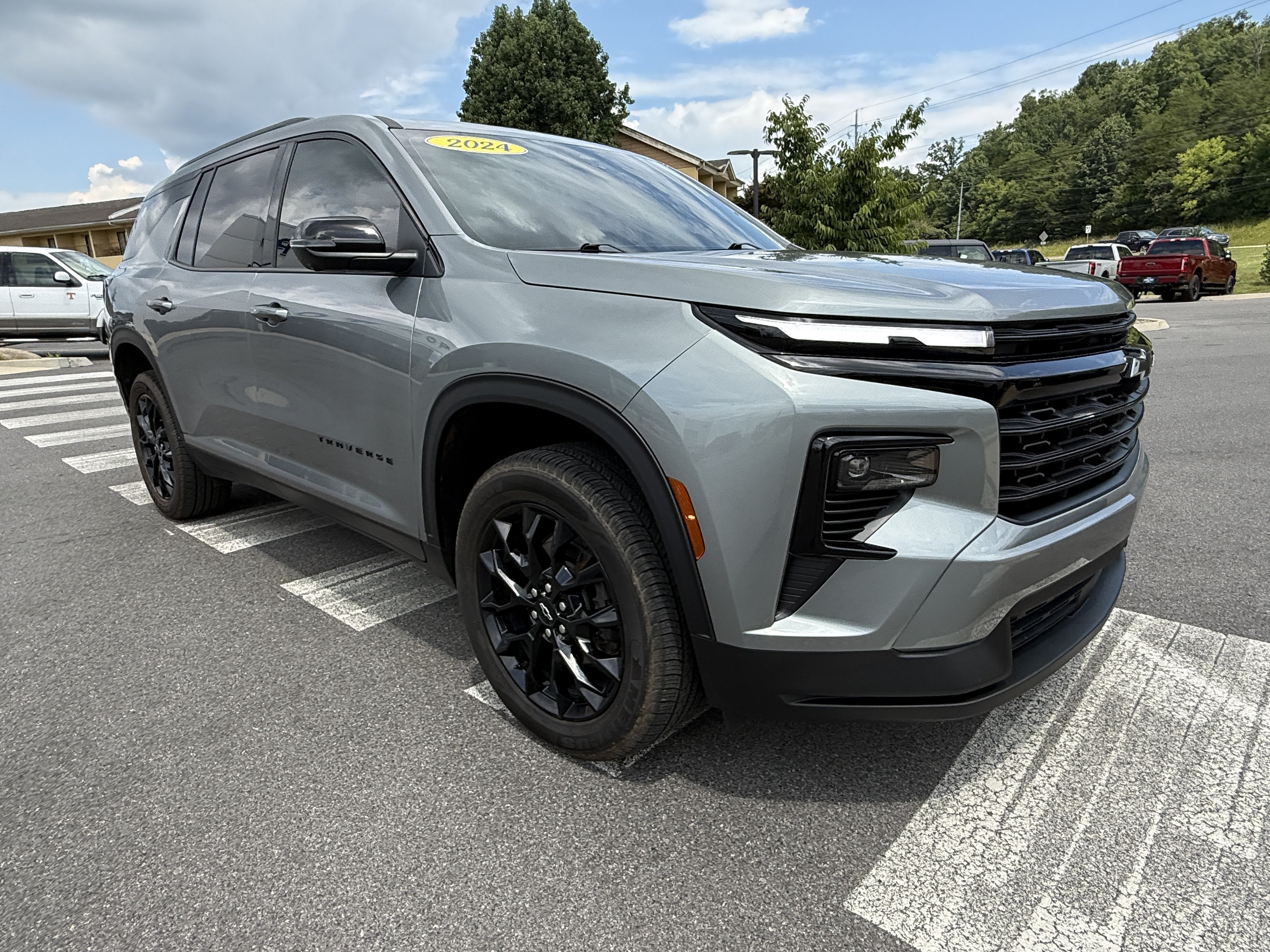 2024 Chevrolet Traverse FWD LT