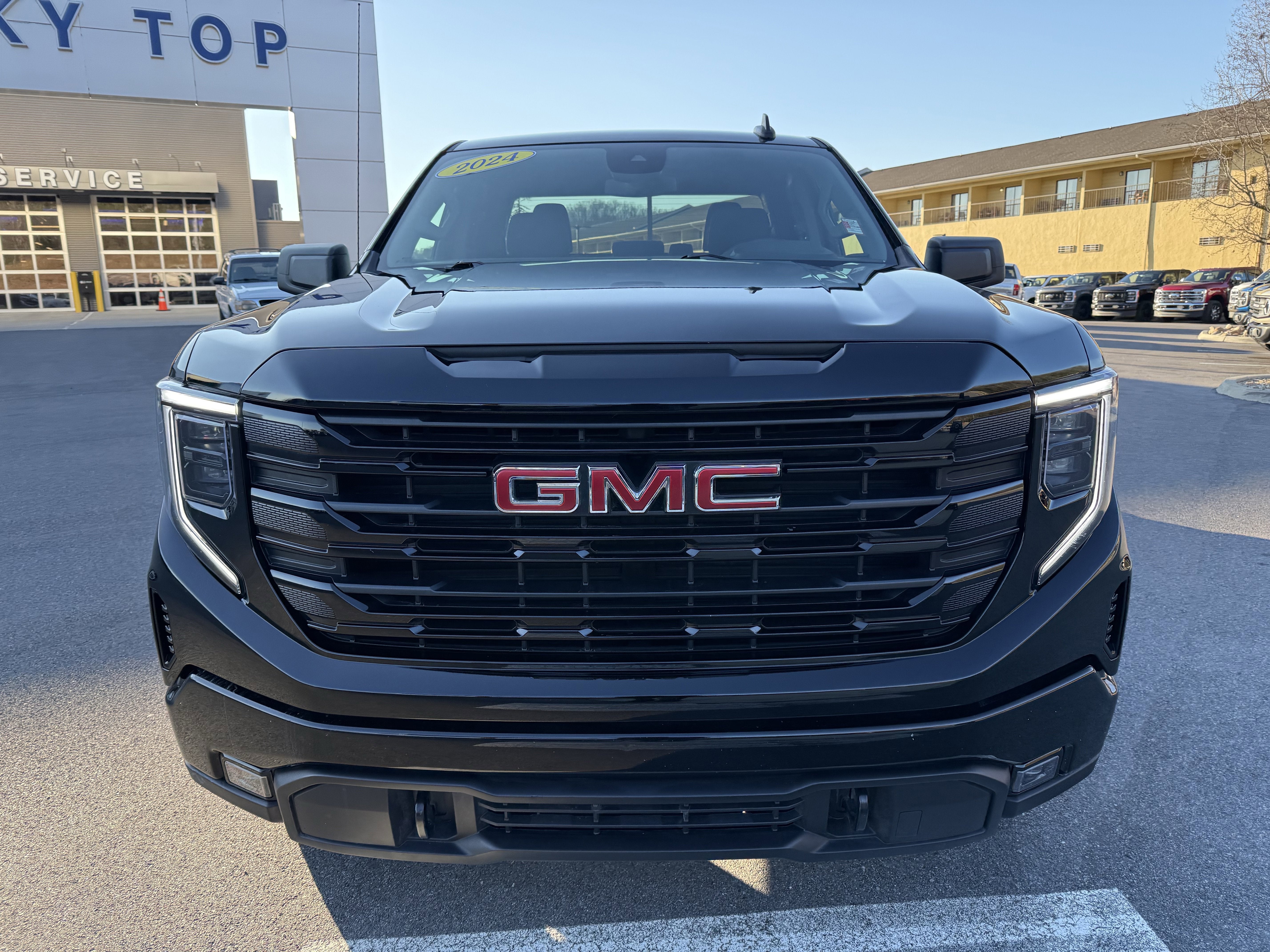 2024 GMC Sierra 1500 Elevation