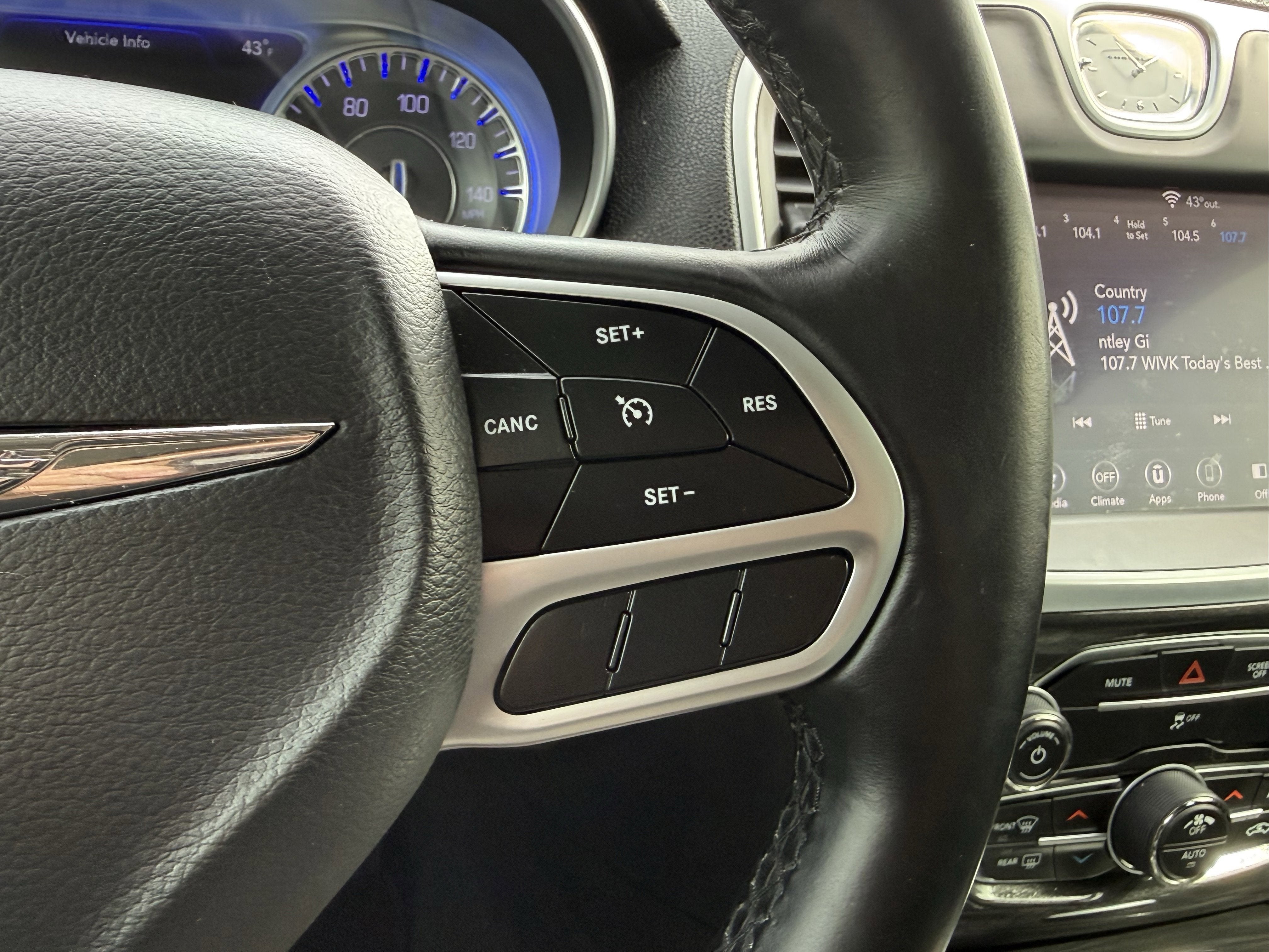 2018 Chrysler 300 Touring