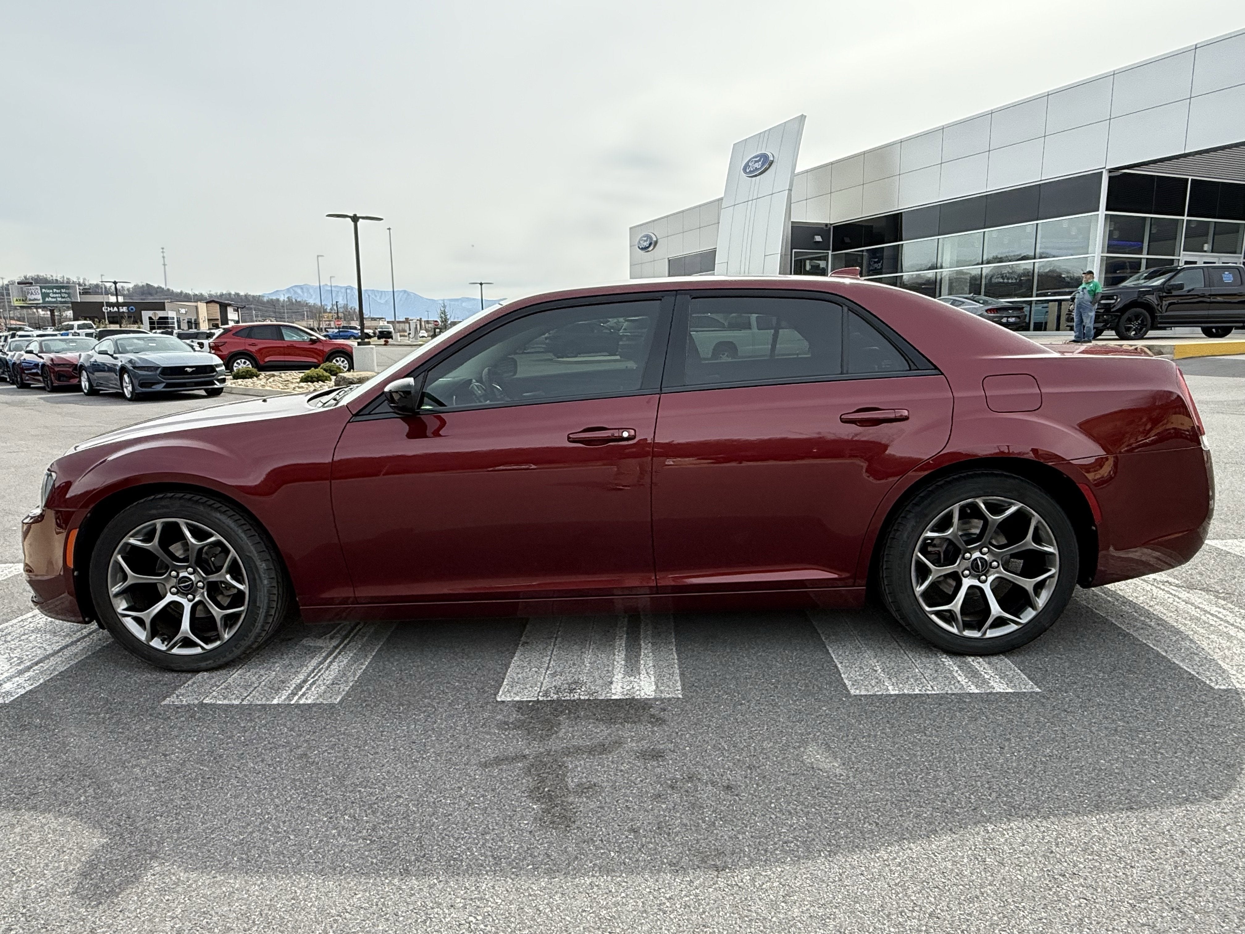 2018 Chrysler 300 Touring