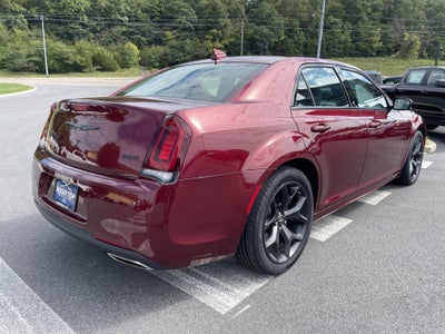 2022 Chrysler 300 Touring L