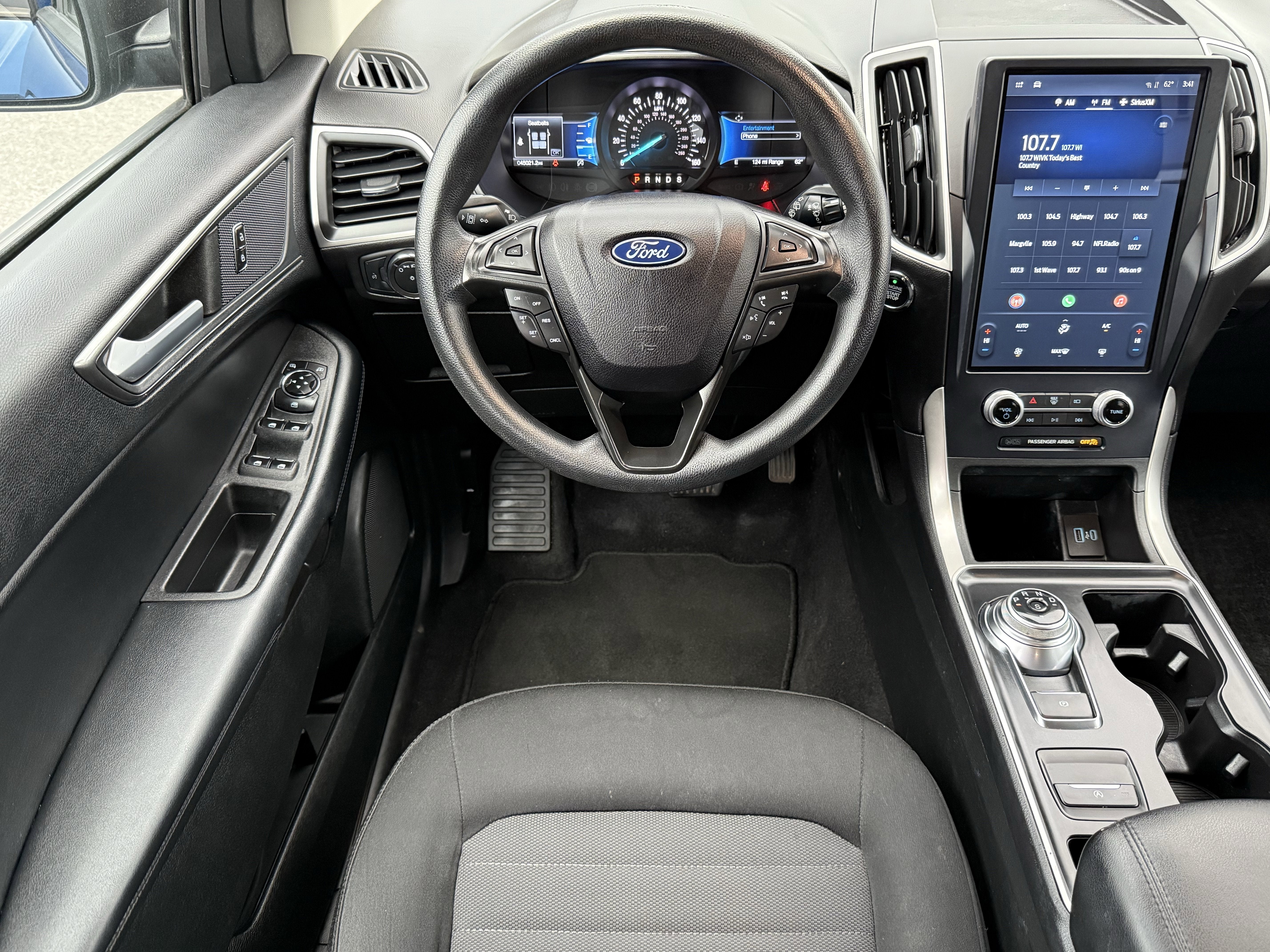 2023 Ford Edge SE