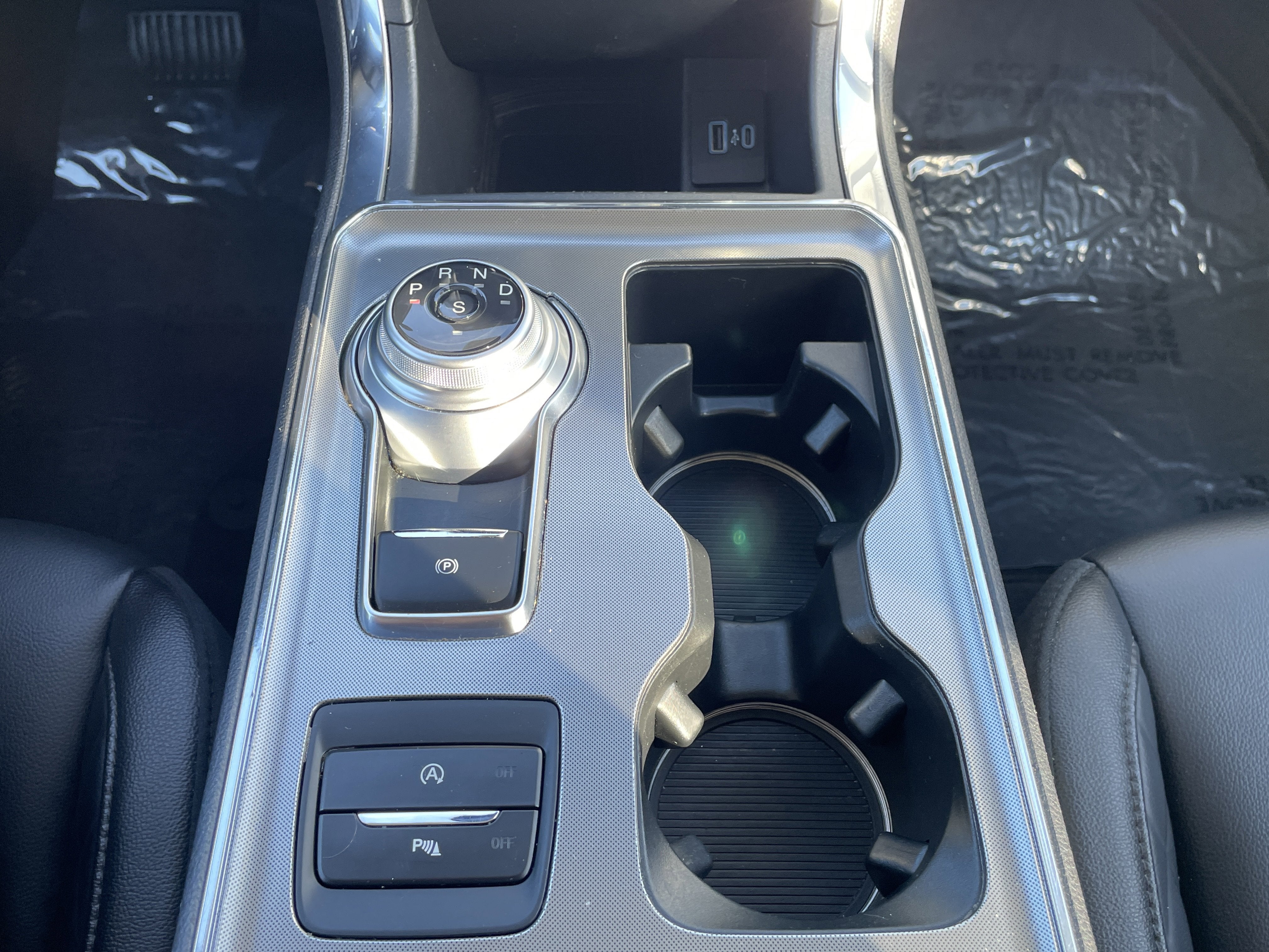 2024 Ford Edge Titanium