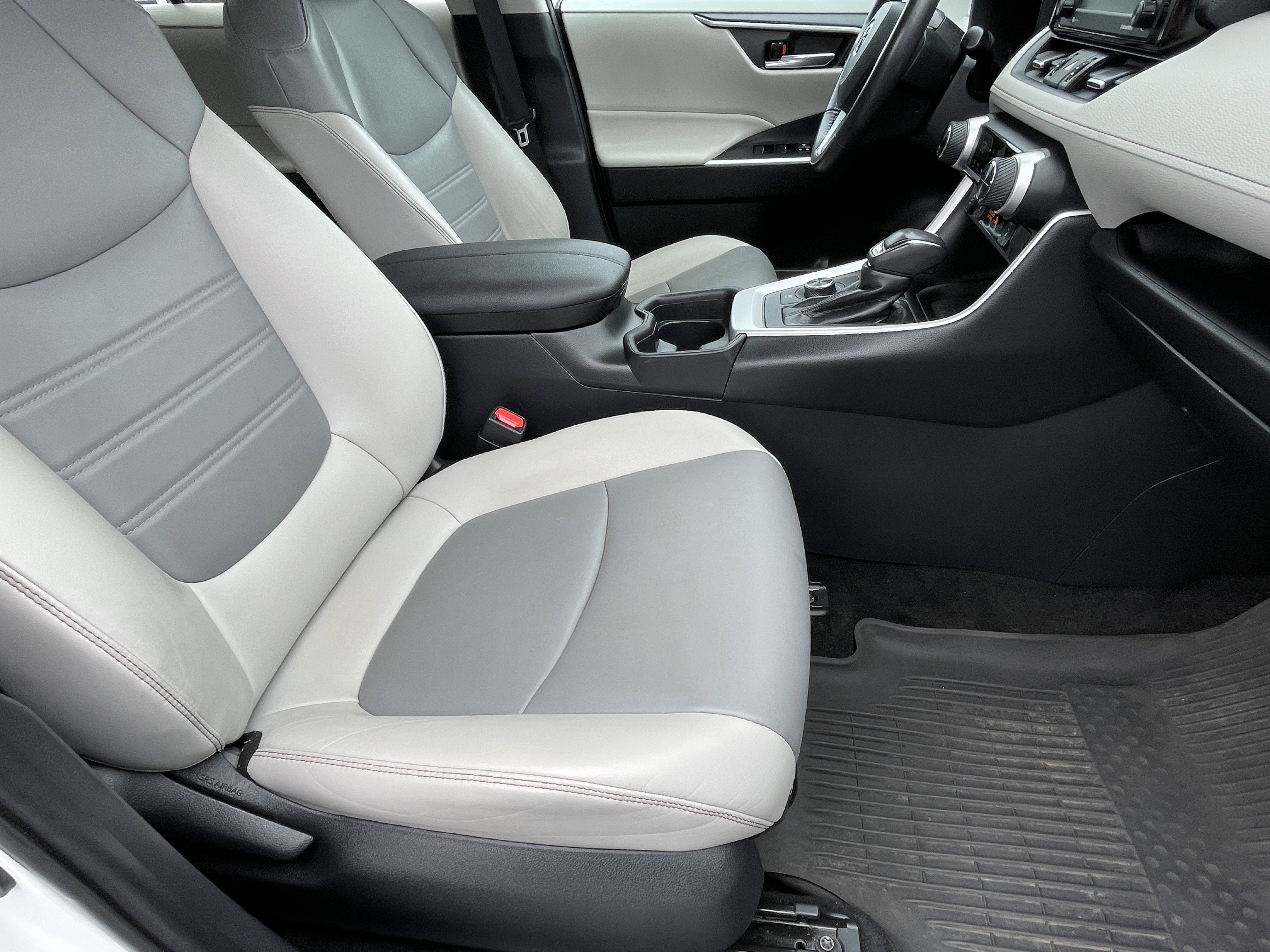 2021 Toyota RAV4 Hybrid XLE Premium