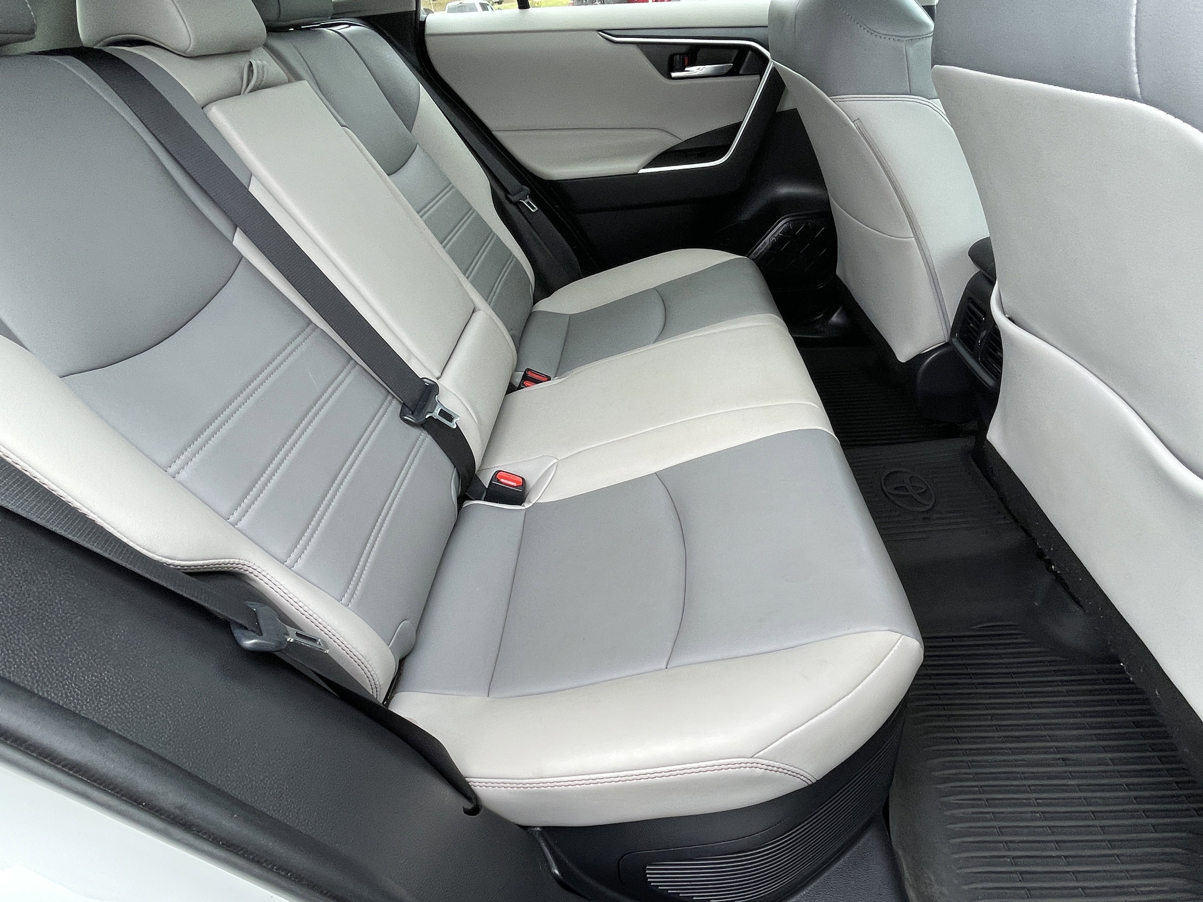 2021 Toyota RAV4 Hybrid XLE Premium