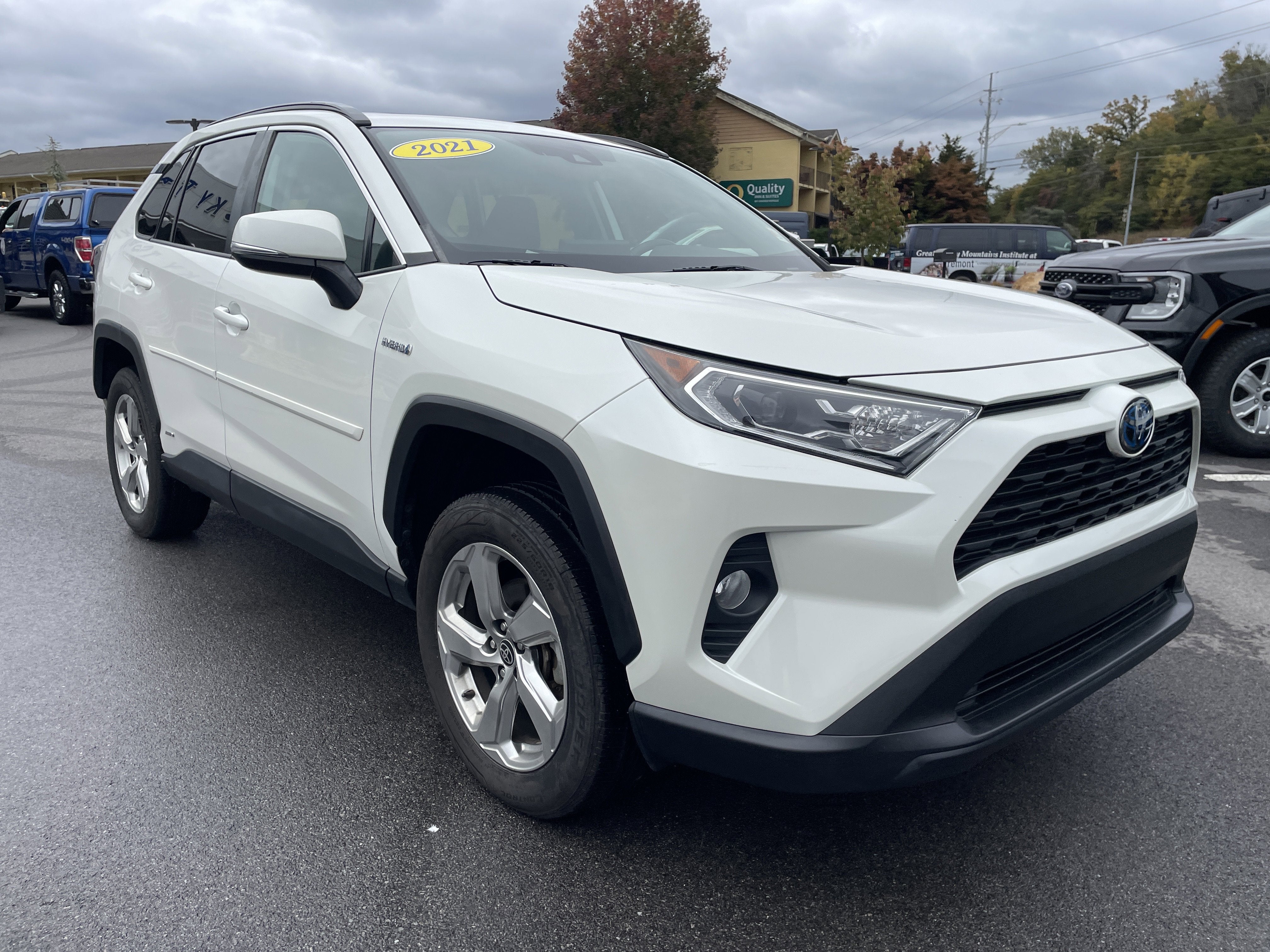 2021 Toyota RAV4 Hybrid XLE Premium