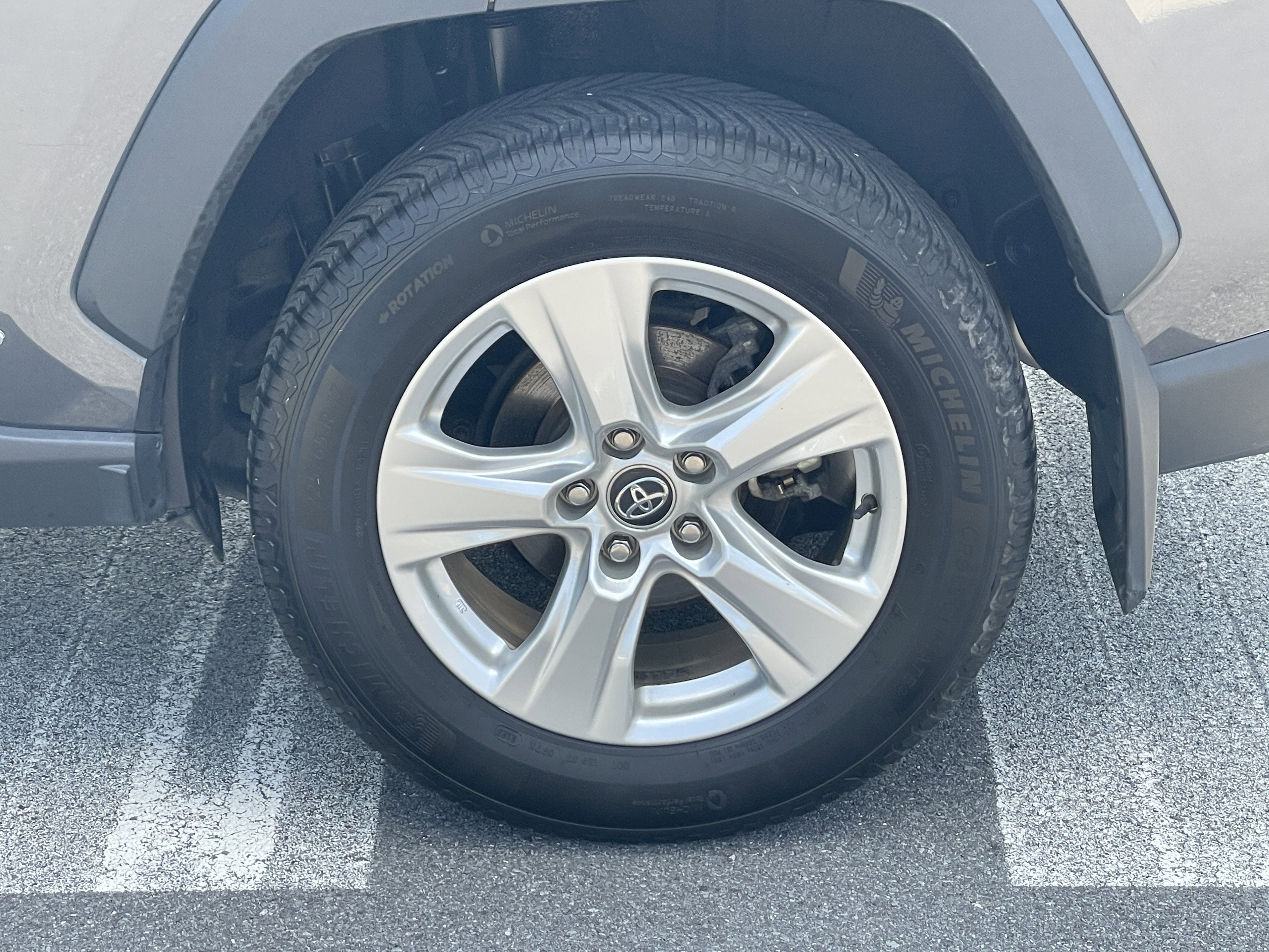 2020 Toyota RAV4 Hybrid XLE