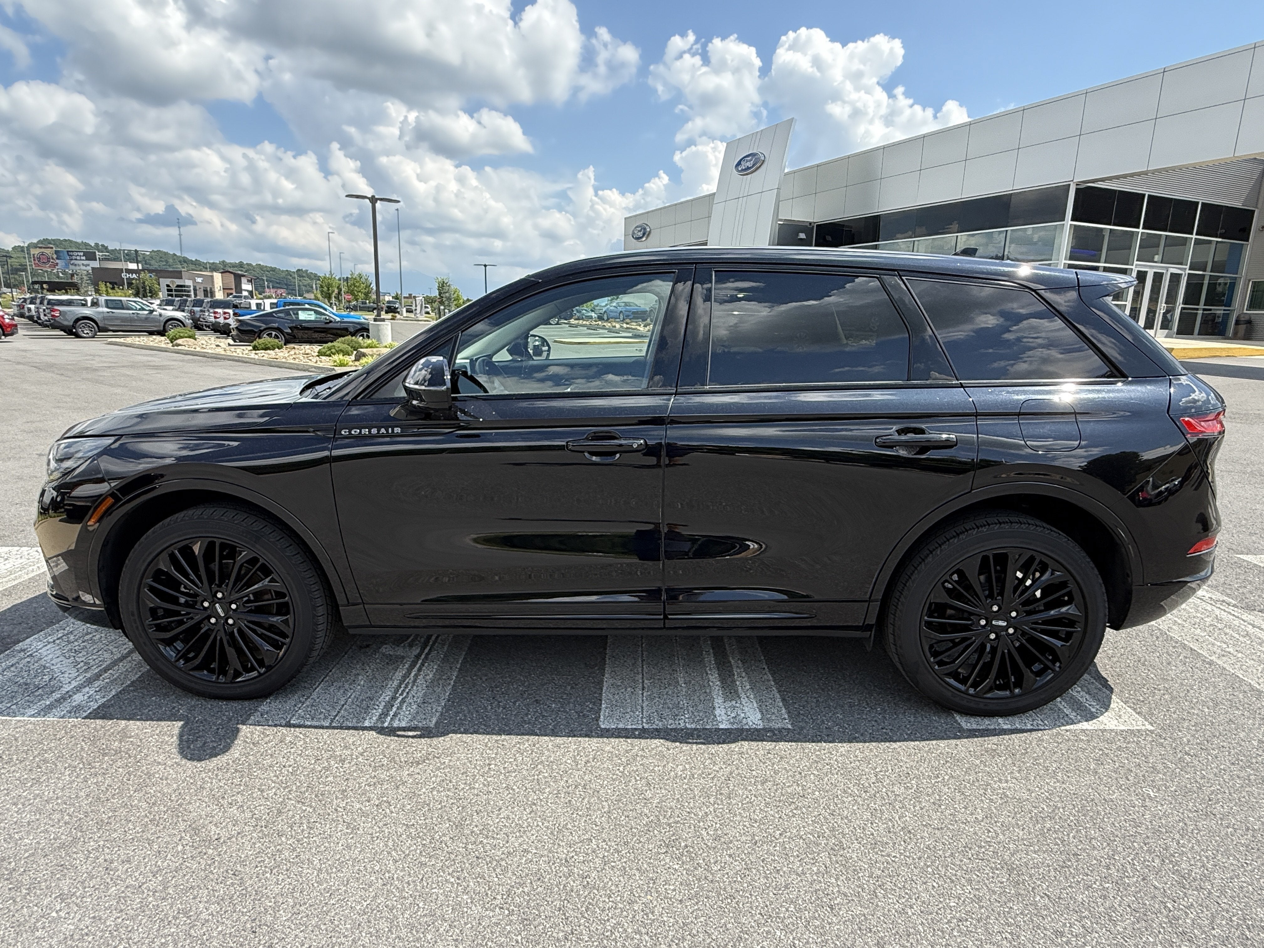 2023 Lincoln Corsair Standard