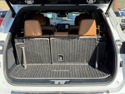 2022 Toyota Highlander Hybrid Platinum