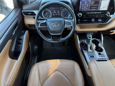 2022 Toyota Highlander Hybrid Platinum