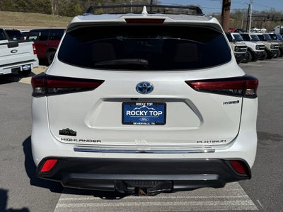 2022 Toyota Highlander Hybrid Platinum