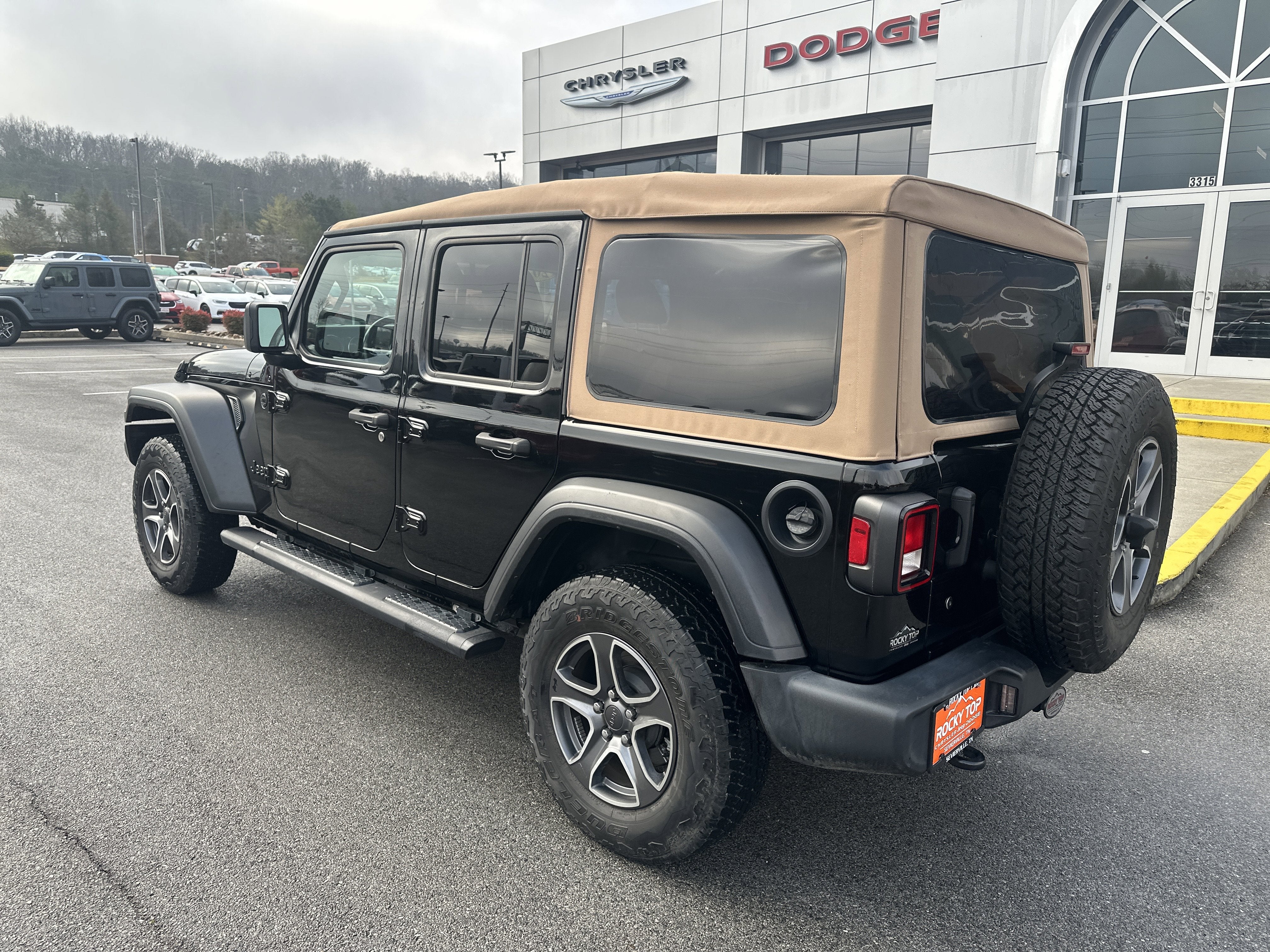 2020 Jeep Wrangler Unlimited Black and Tan 4X4