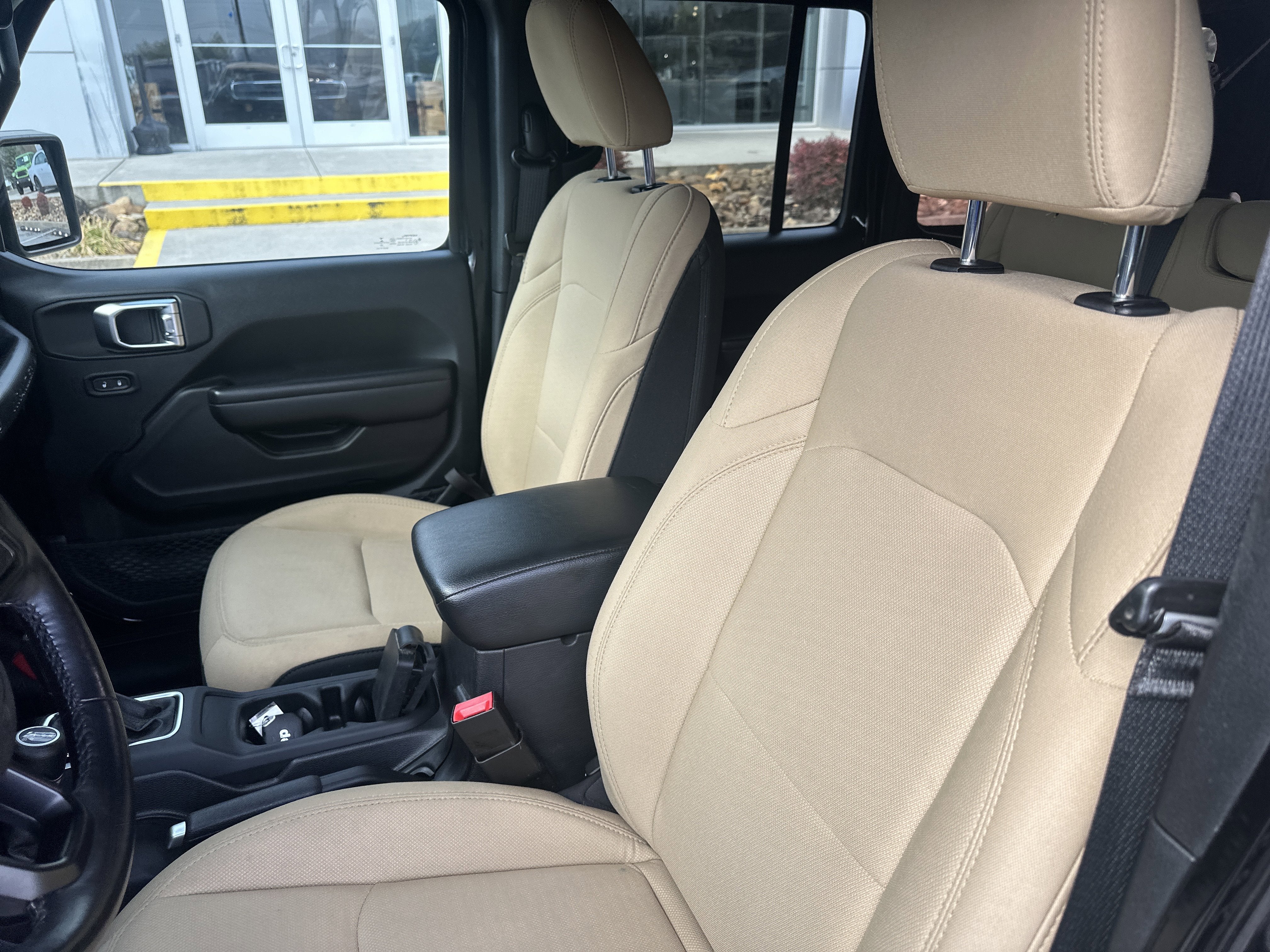 2020 Jeep Wrangler Unlimited Black and Tan 4X4