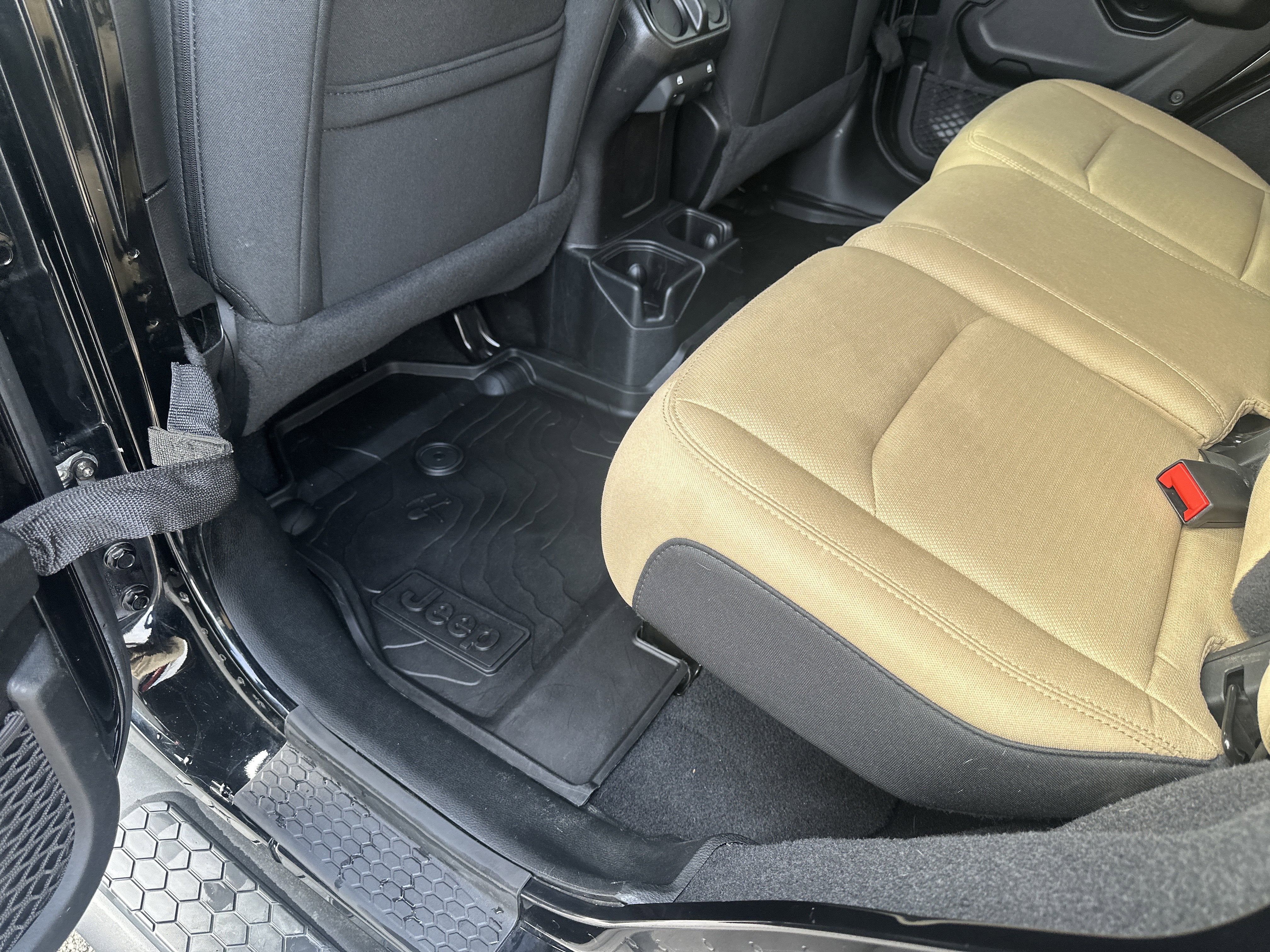 2020 Jeep Wrangler Unlimited Black and Tan 4X4