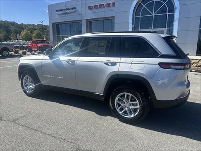 2025 Jeep Grand Cherokee GRAND CHEROKEE LAREDO X 4X4