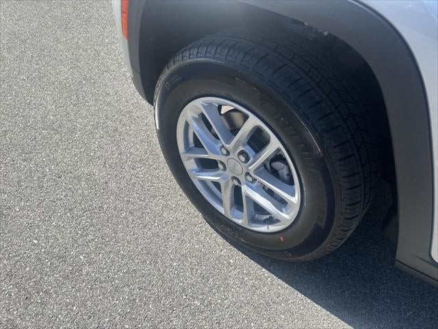 2025 Jeep Grand Cherokee GRAND CHEROKEE LAREDO X 4X4