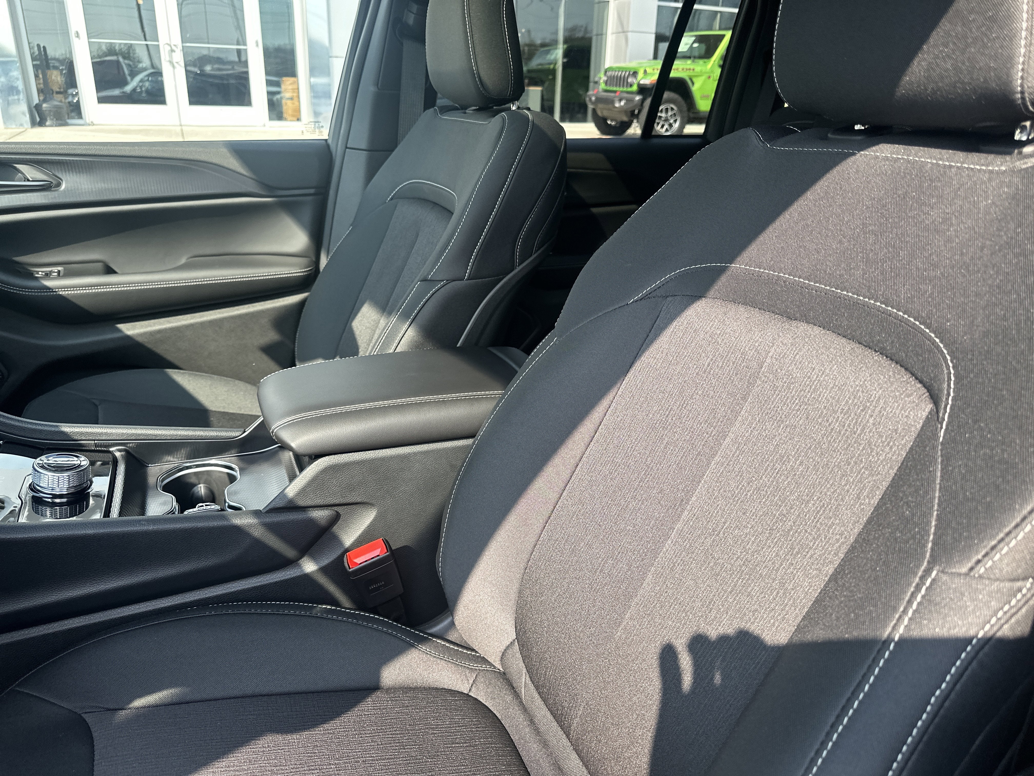 2026 Jeep Grand Cherokee GRAND CHEROKEE LAREDO X 4X4