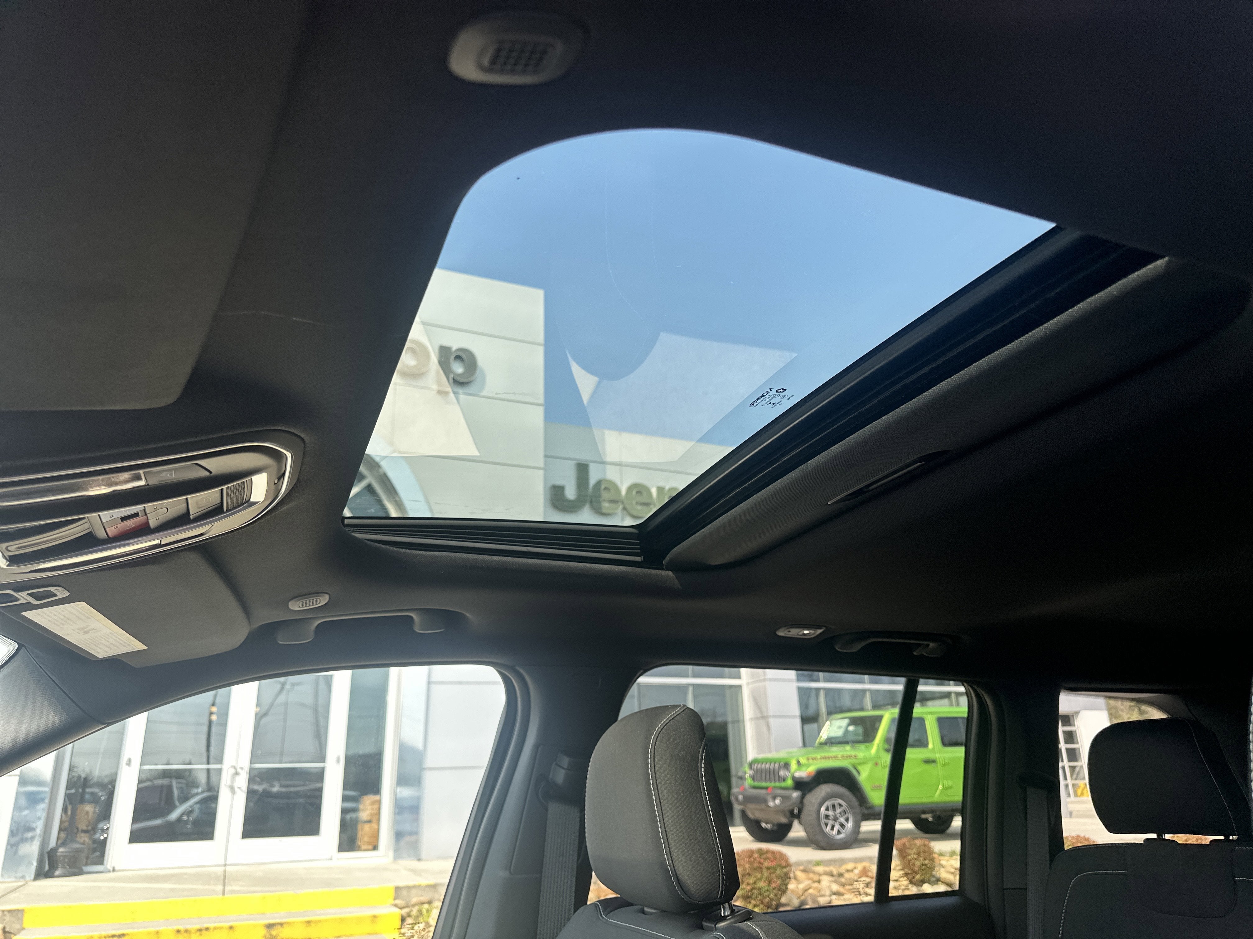 2026 Jeep Grand Cherokee GRAND CHEROKEE LAREDO X 4X4