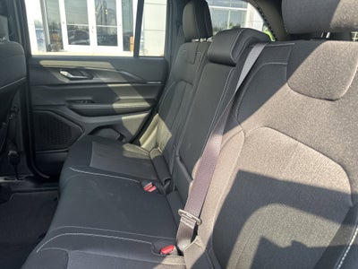 2026 Jeep Grand Cherokee GRAND CHEROKEE LAREDO X 4X4