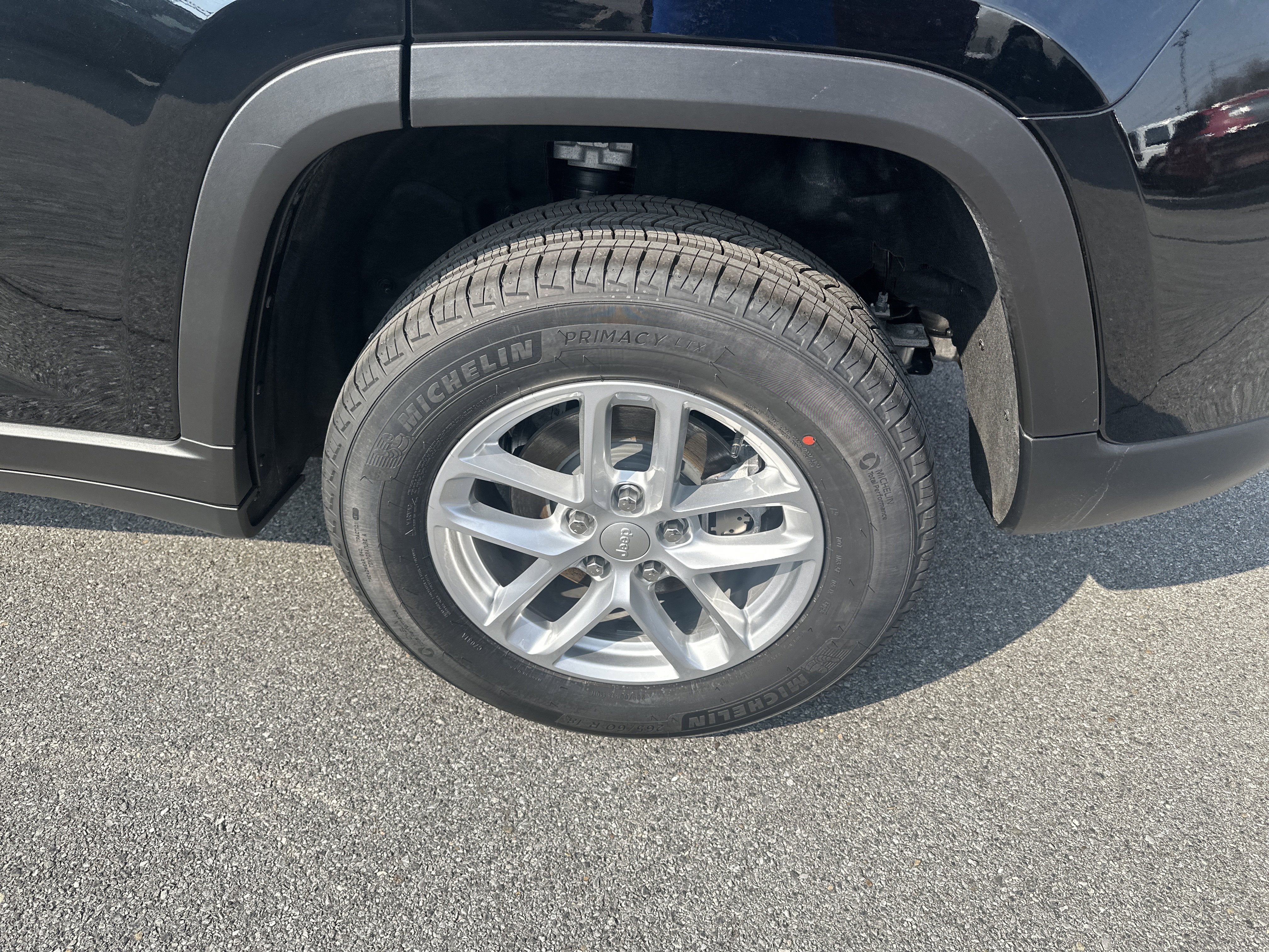 2026 Jeep Grand Cherokee GRAND CHEROKEE LAREDO X 4X4