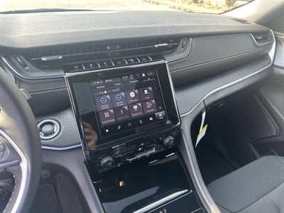 2026 Jeep Grand Cherokee GRAND CHEROKEE LAREDO X 4X4