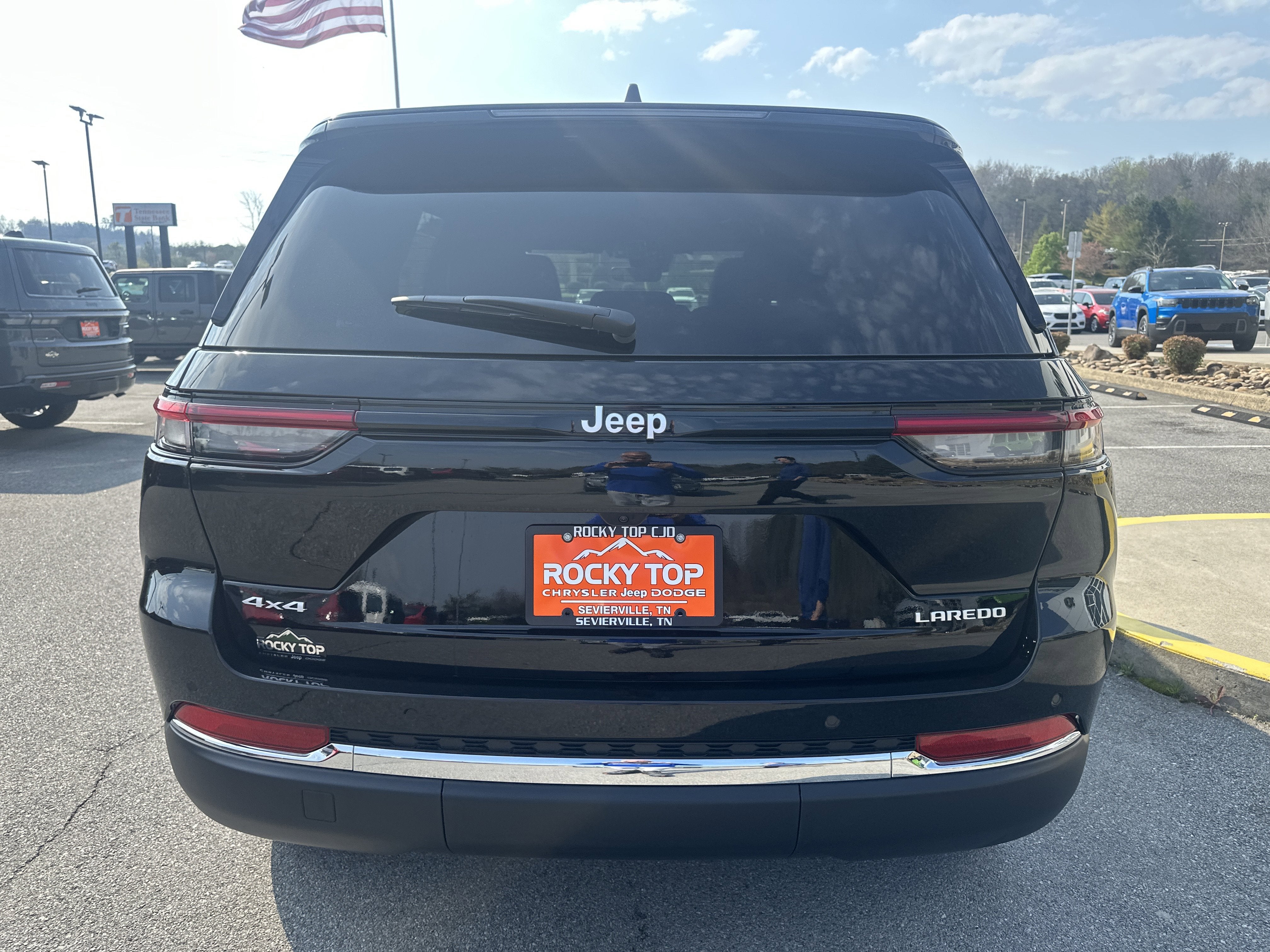 2026 Jeep Grand Cherokee GRAND CHEROKEE LAREDO X 4X4