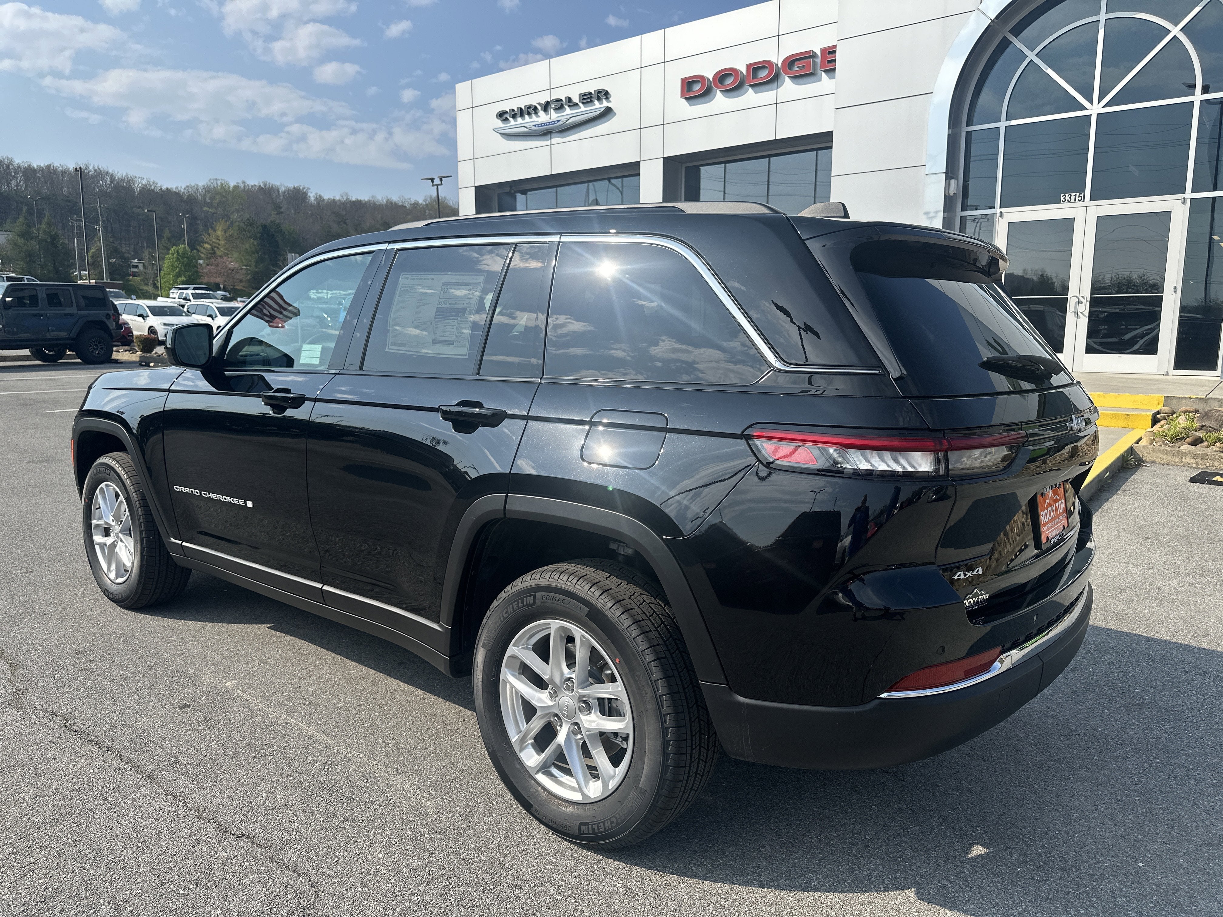 2026 Jeep Grand Cherokee GRAND CHEROKEE LAREDO X 4X4