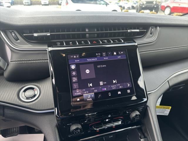 2025 Jeep Grand Cherokee GRAND CHEROKEE LAREDO X 4X4