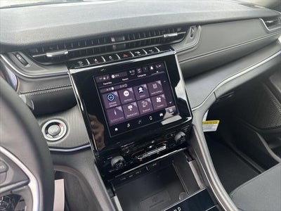 2025 Jeep Grand Cherokee GRAND CHEROKEE LAREDO X 4X4