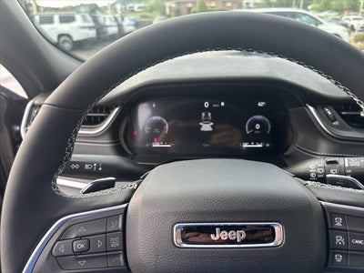 2025 Jeep Grand Cherokee GRAND CHEROKEE LAREDO X 4X4