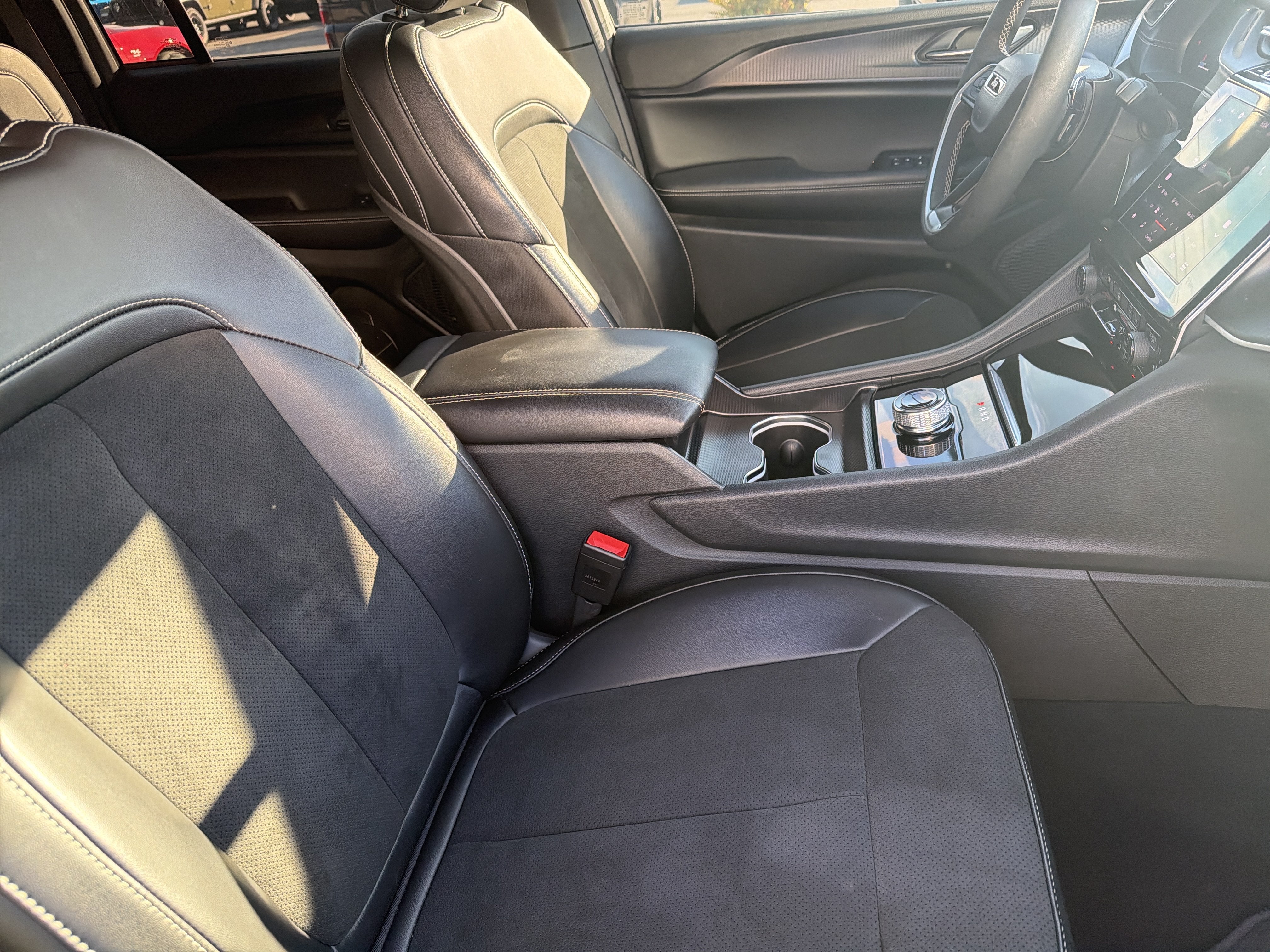 2025 Jeep Grand Cherokee Altitude X 4x4