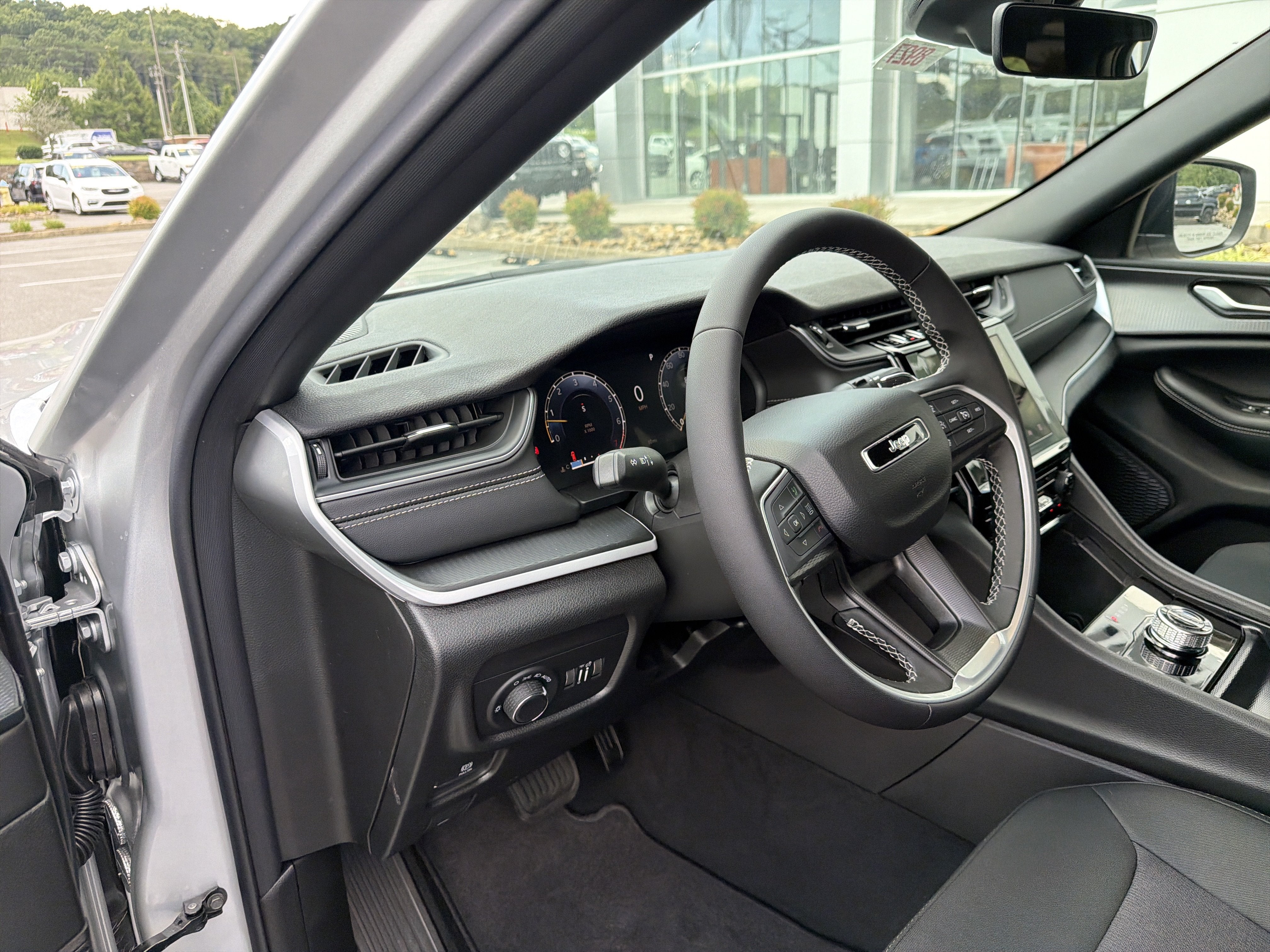 2026 Jeep Grand Cherokee GRAND CHEROKEE LAREDO 4X4