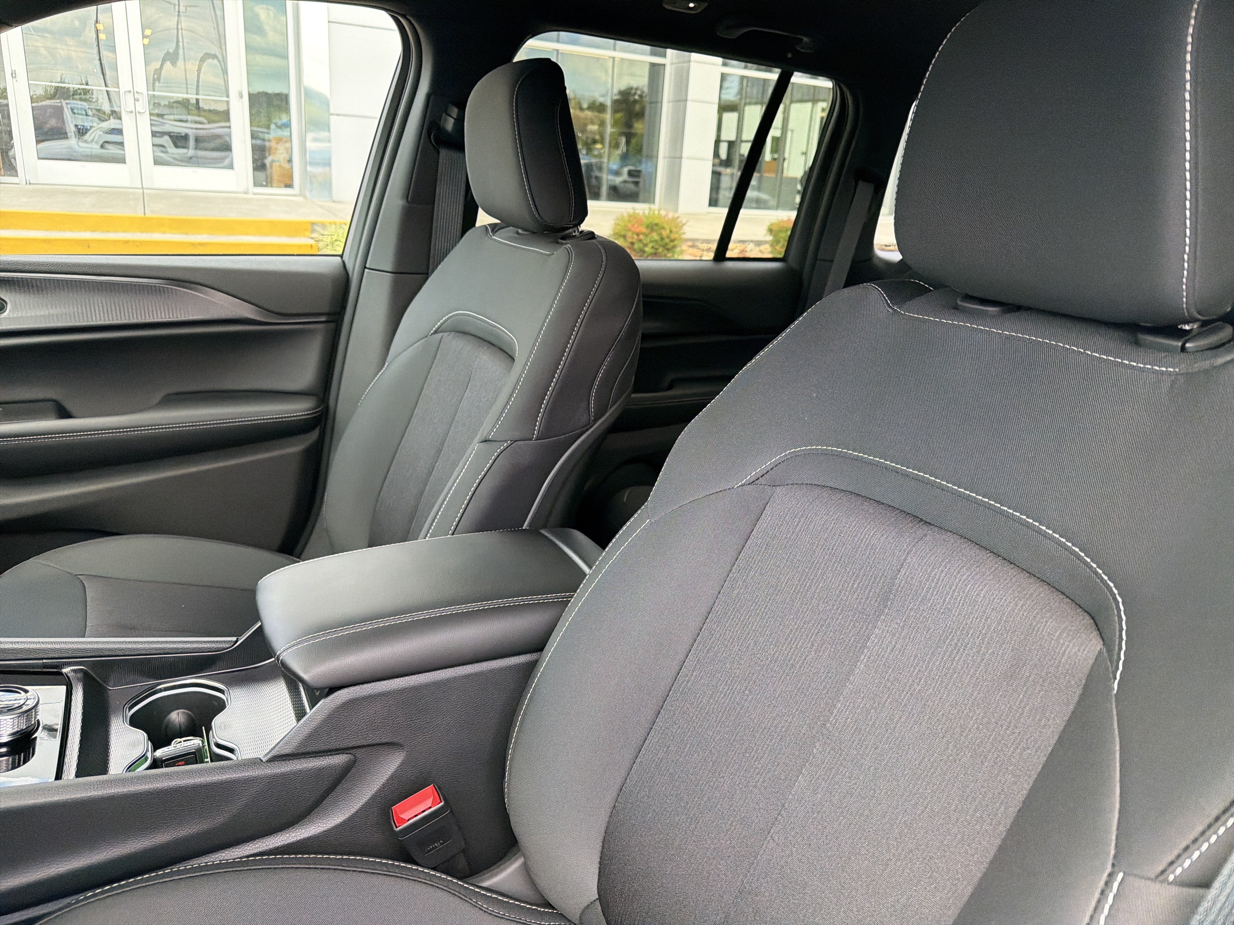 2026 Jeep Grand Cherokee GRAND CHEROKEE LAREDO 4X4