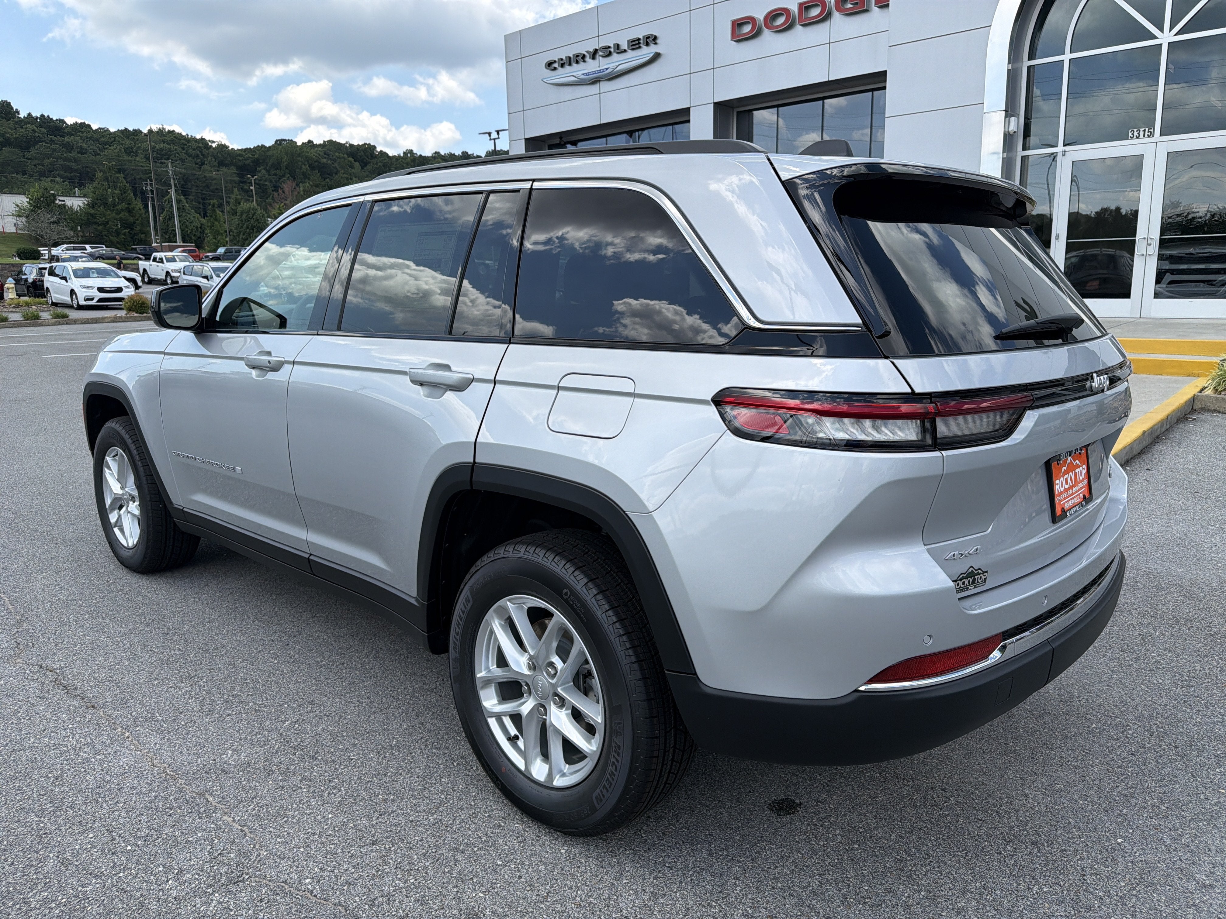 2026 Jeep Grand Cherokee GRAND CHEROKEE LAREDO 4X4