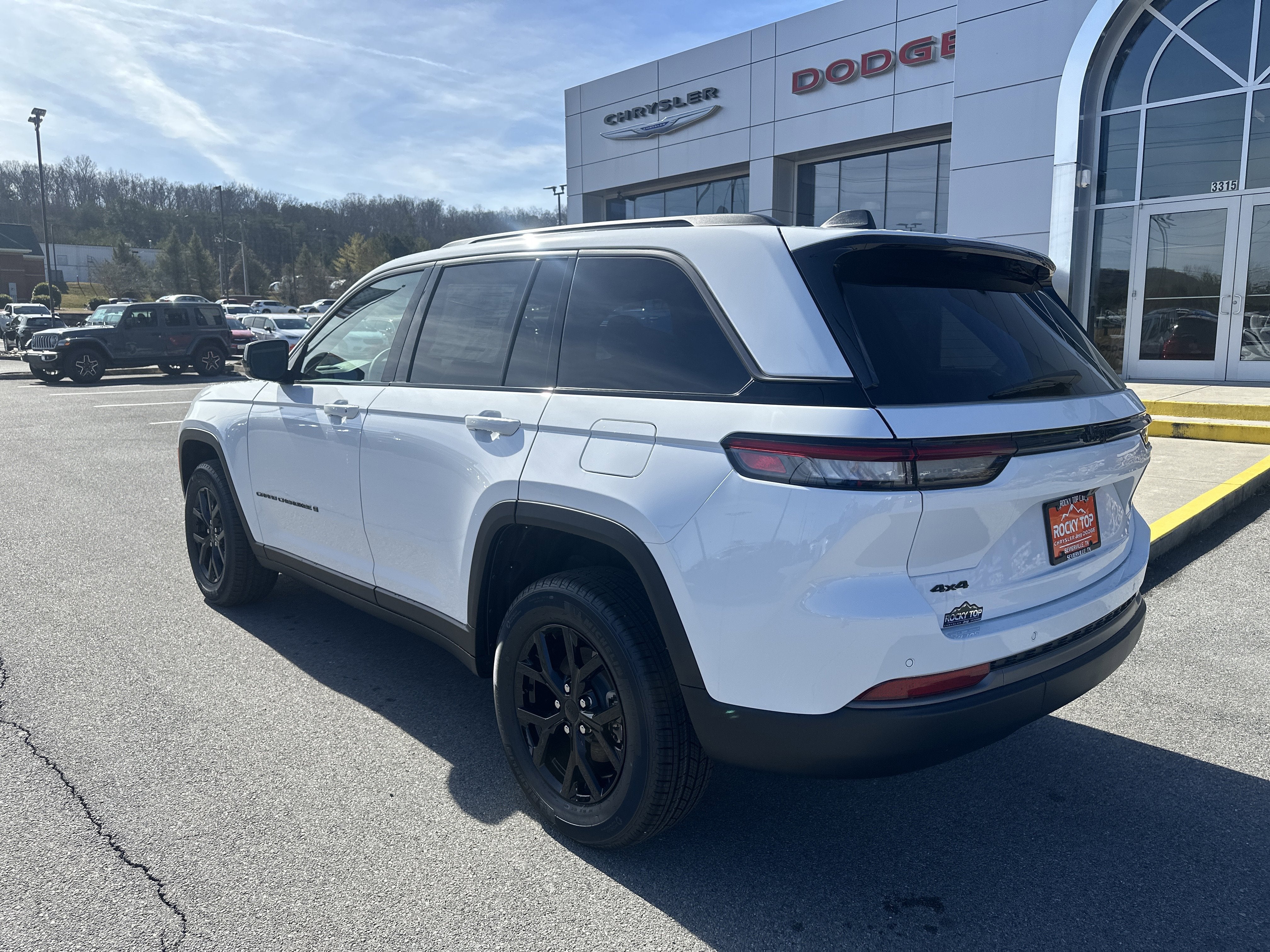 2026 Jeep Grand Cherokee GRAND CHEROKEE LAREDO ALTITUDE 4X4