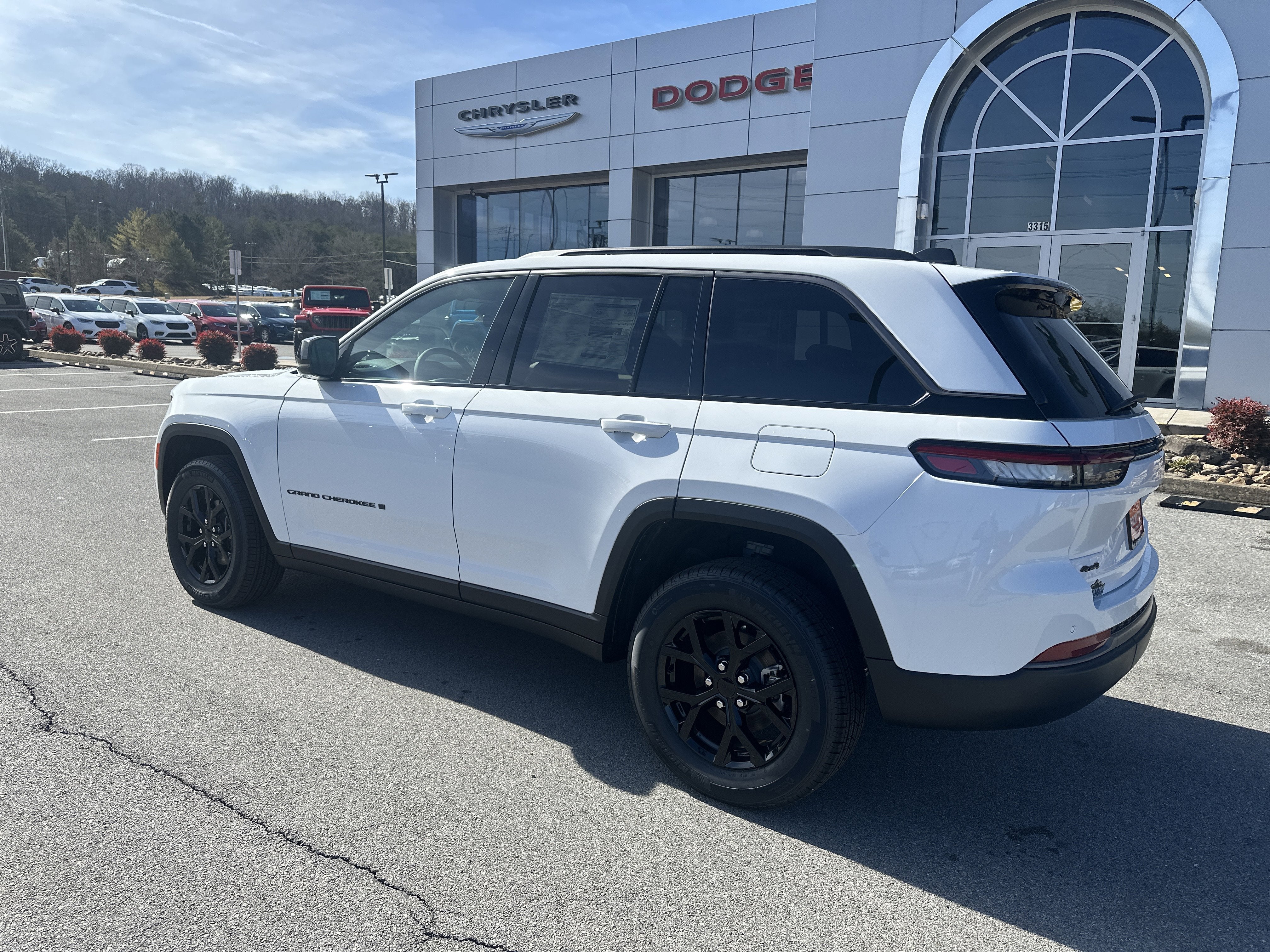 2026 Jeep Grand Cherokee GRAND CHEROKEE LAREDO ALTITUDE 4X4