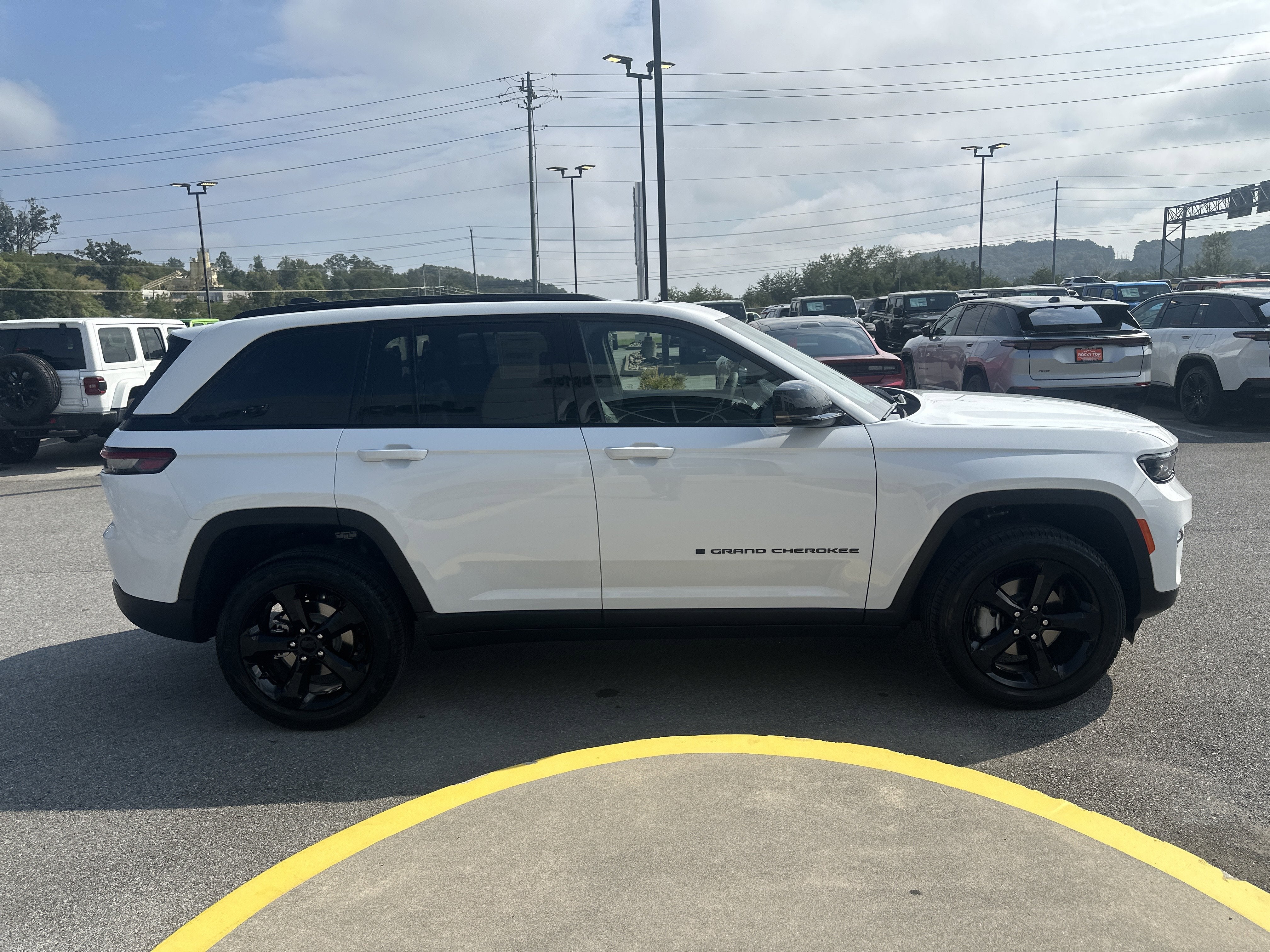 2025 Jeep Grand Cherokee GRAND CHEROKEE LIMITED 4X4