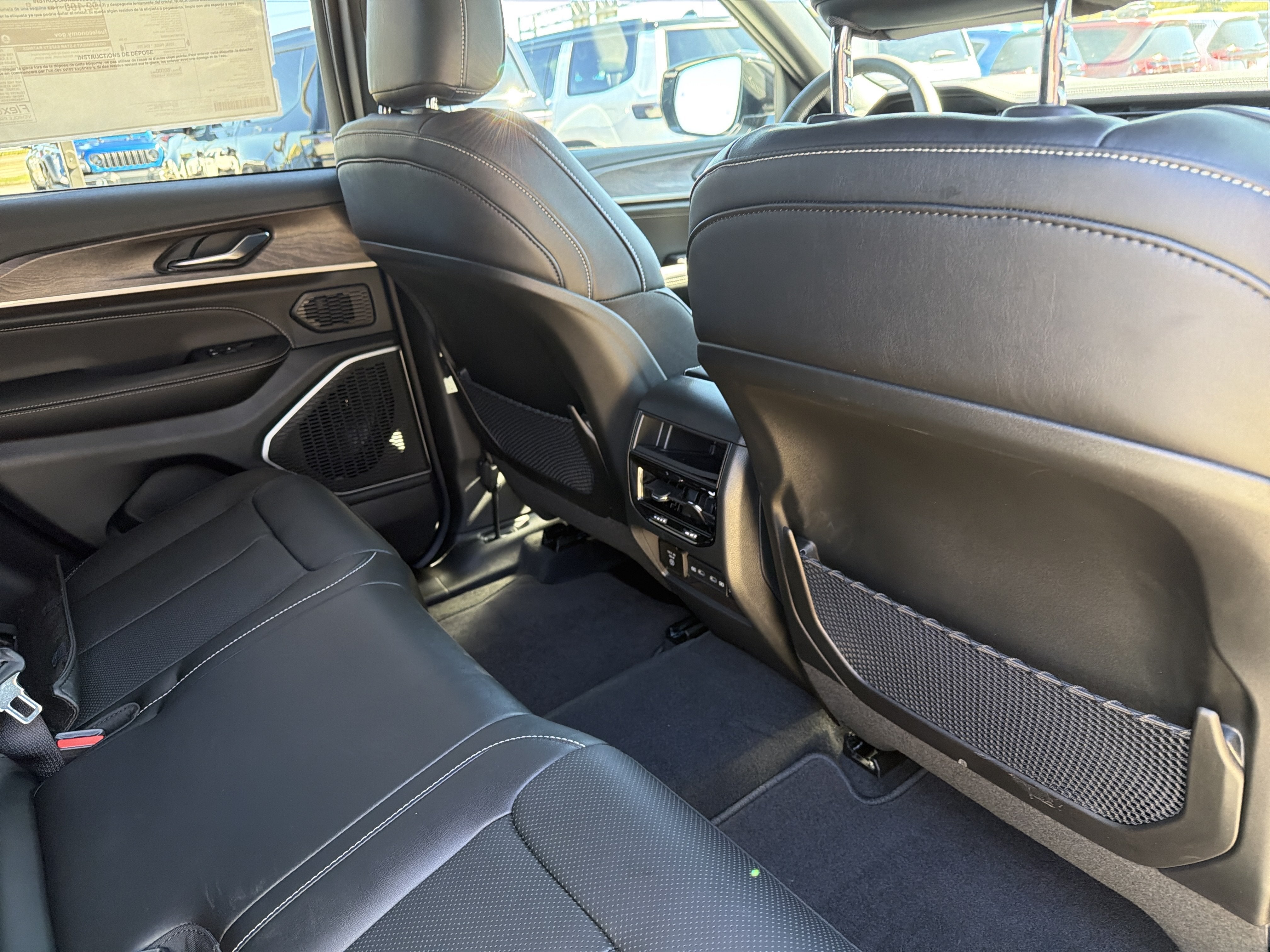 2027 Jeep Grand Cherokee GRAND CHEROKEE LIMITED RESERVE 4X4