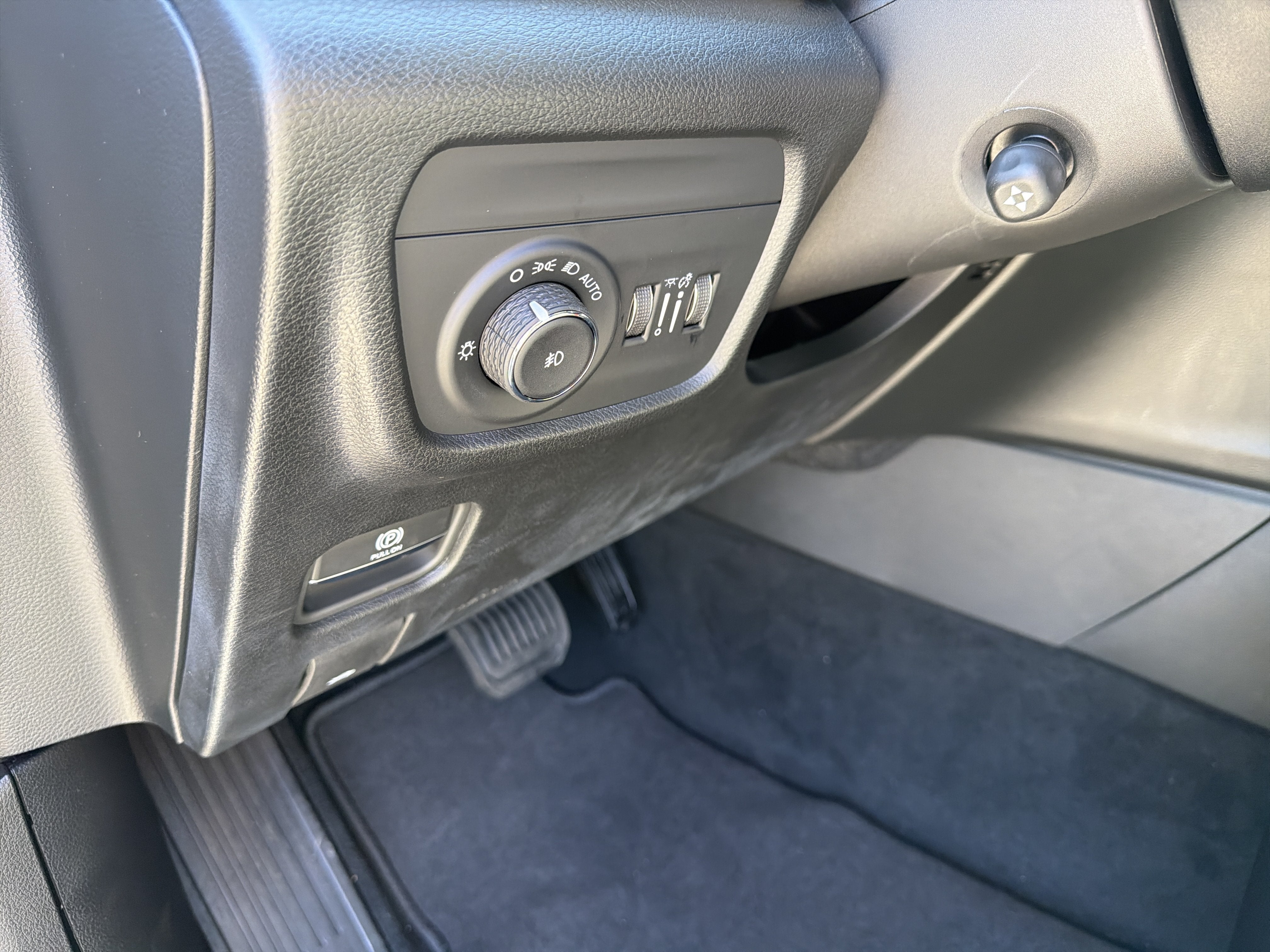 2027 Jeep Grand Cherokee GRAND CHEROKEE LIMITED RESERVE 4X4