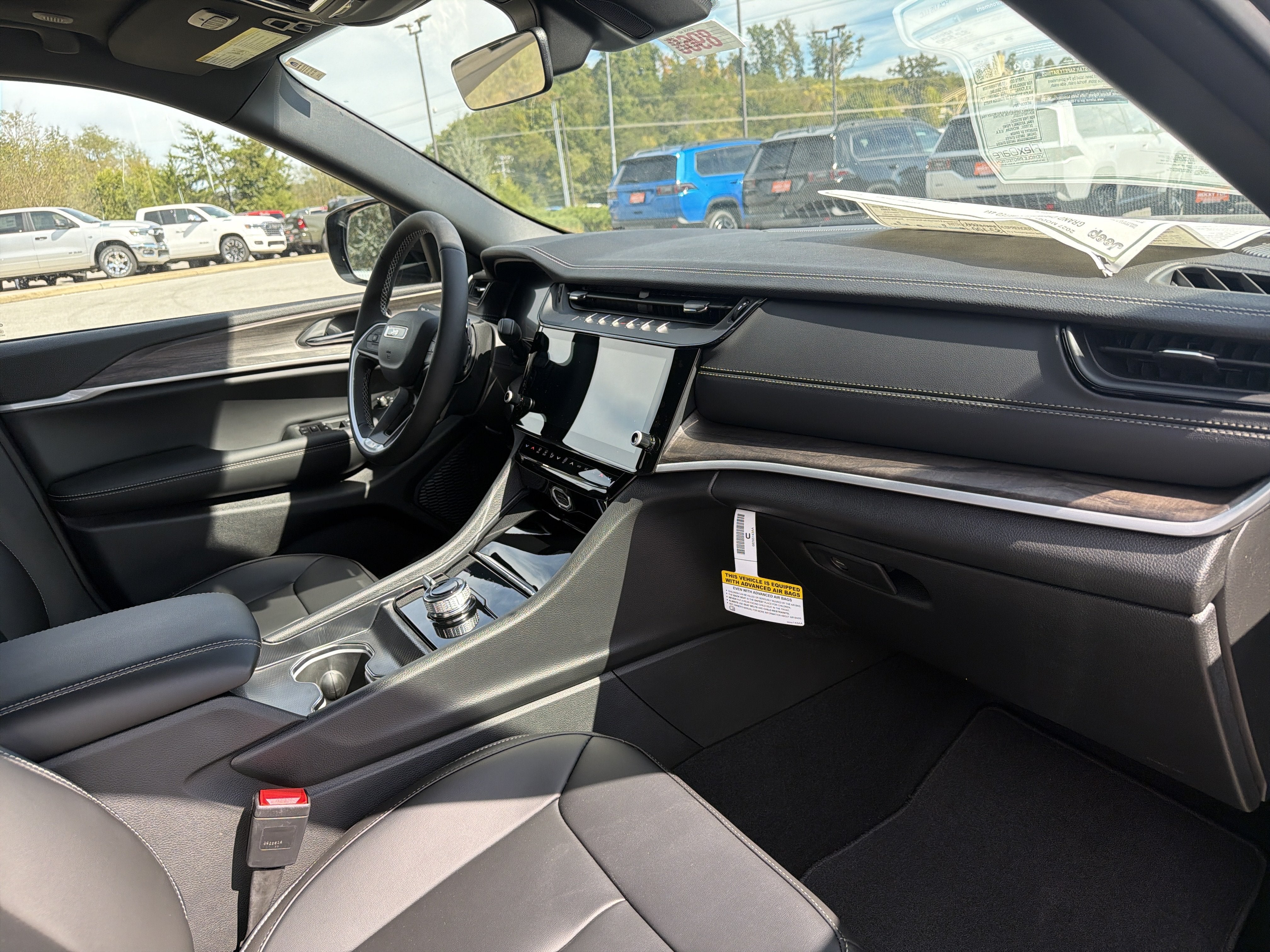 2027 Jeep Grand Cherokee GRAND CHEROKEE LIMITED 4X4