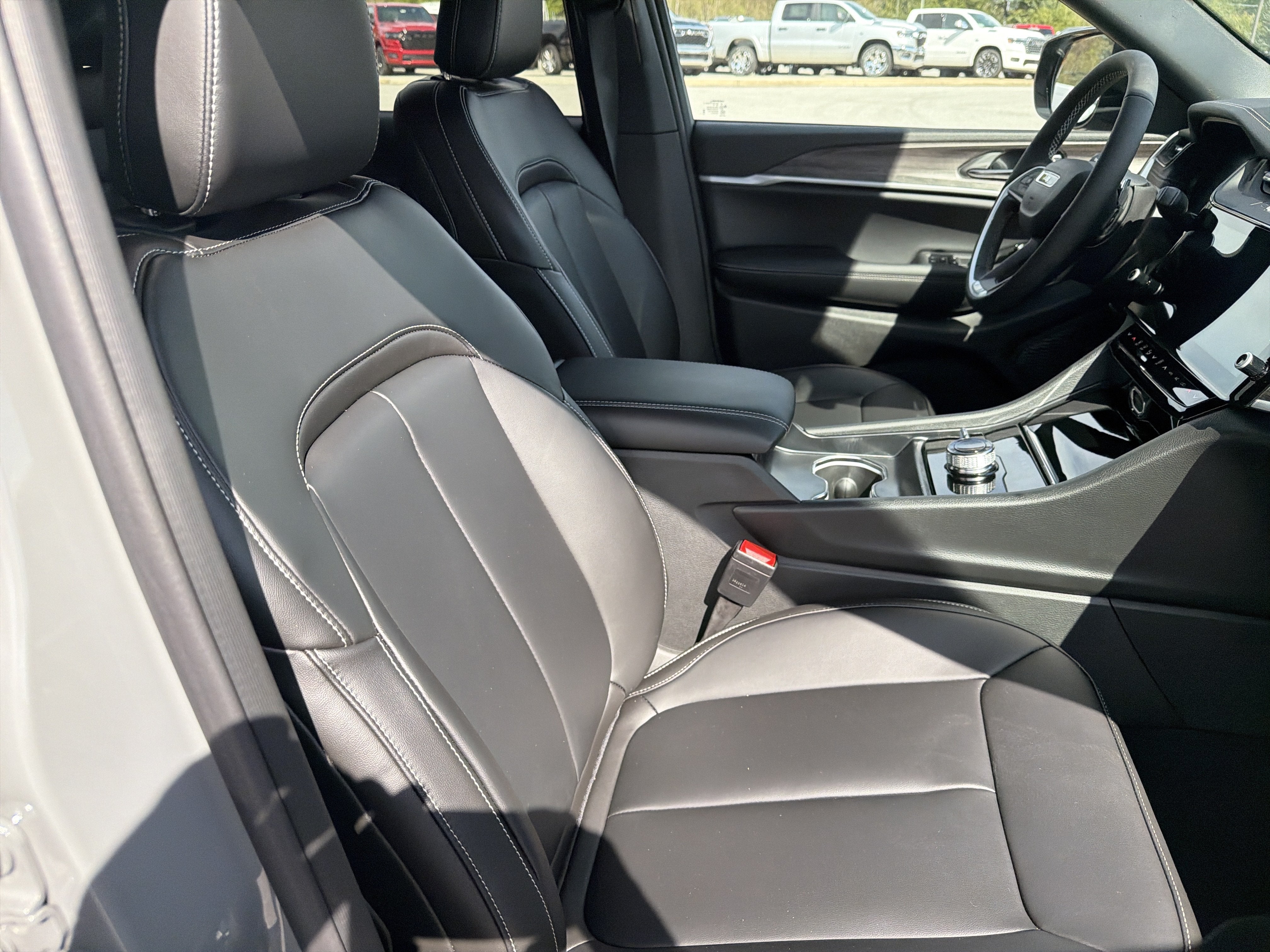 2027 Jeep Grand Cherokee GRAND CHEROKEE LIMITED 4X4