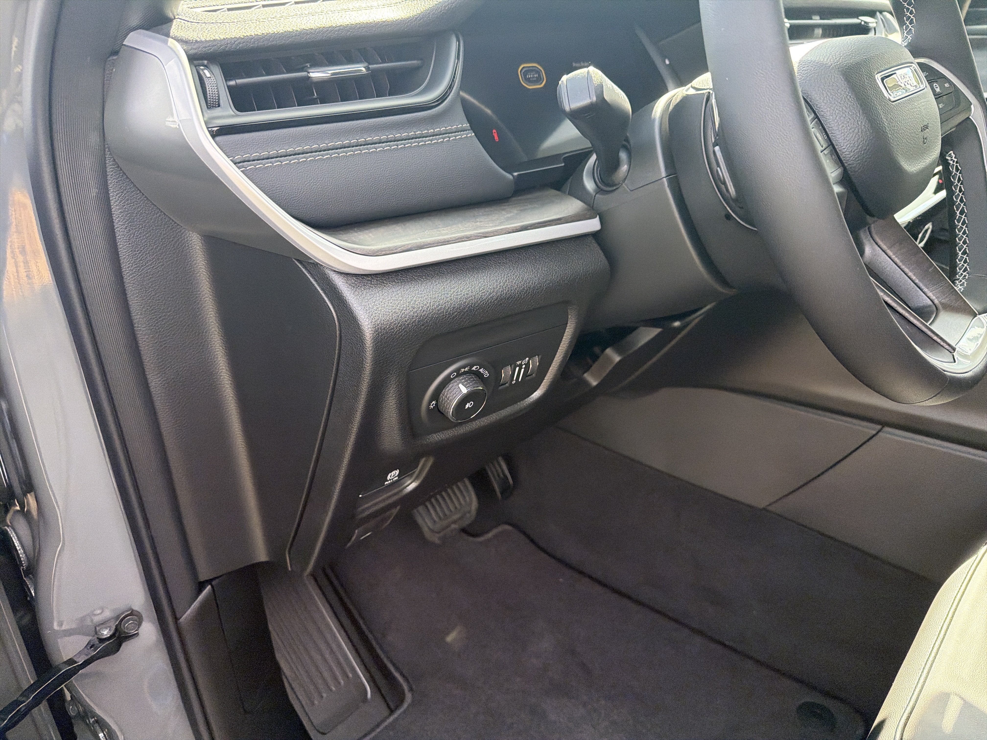 2027 Jeep Grand Cherokee GRAND CHEROKEE LIMITED 4X4