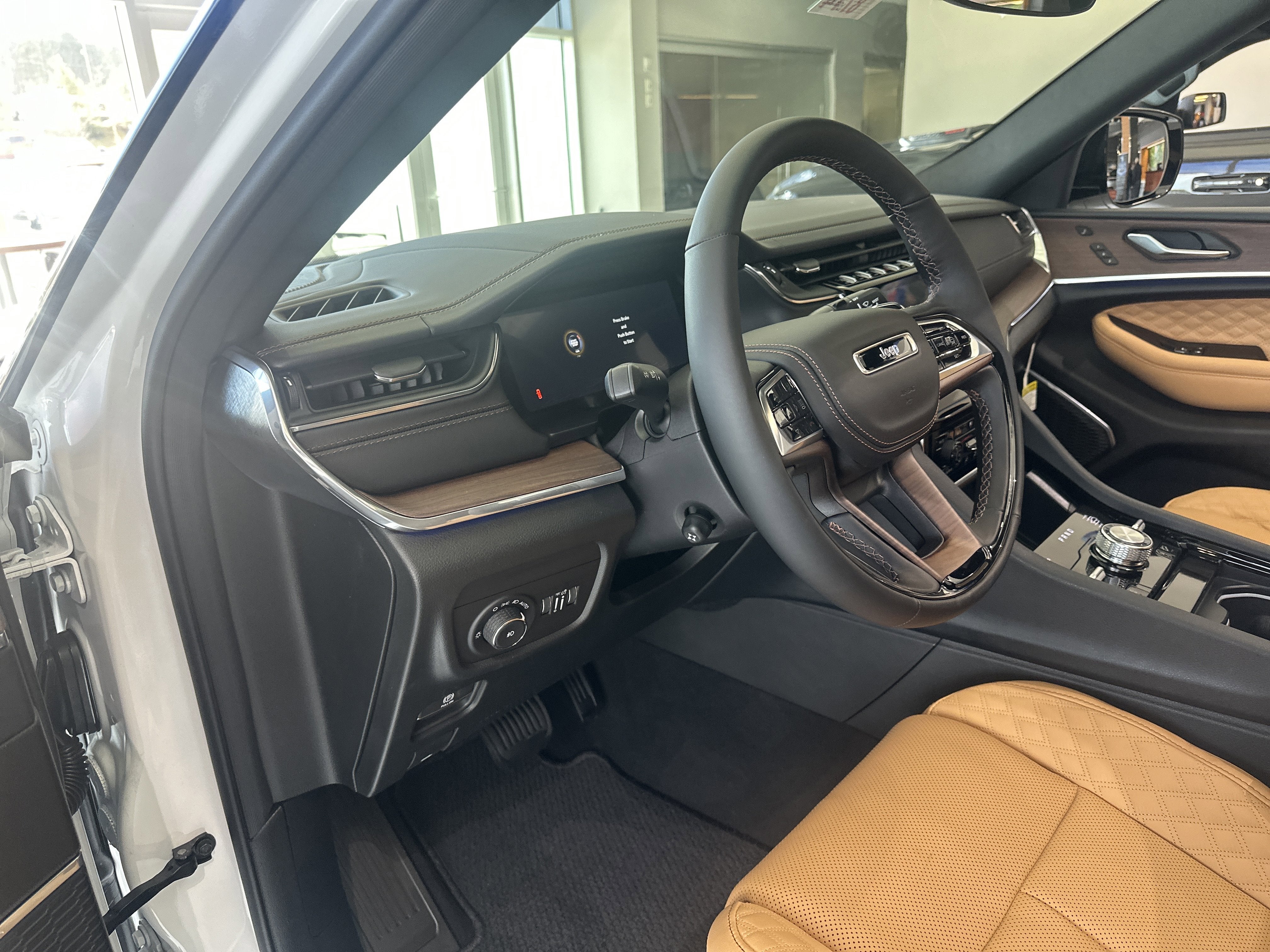 2025 Jeep Grand Cherokee GRAND CHEROKEE SUMMIT 4X4