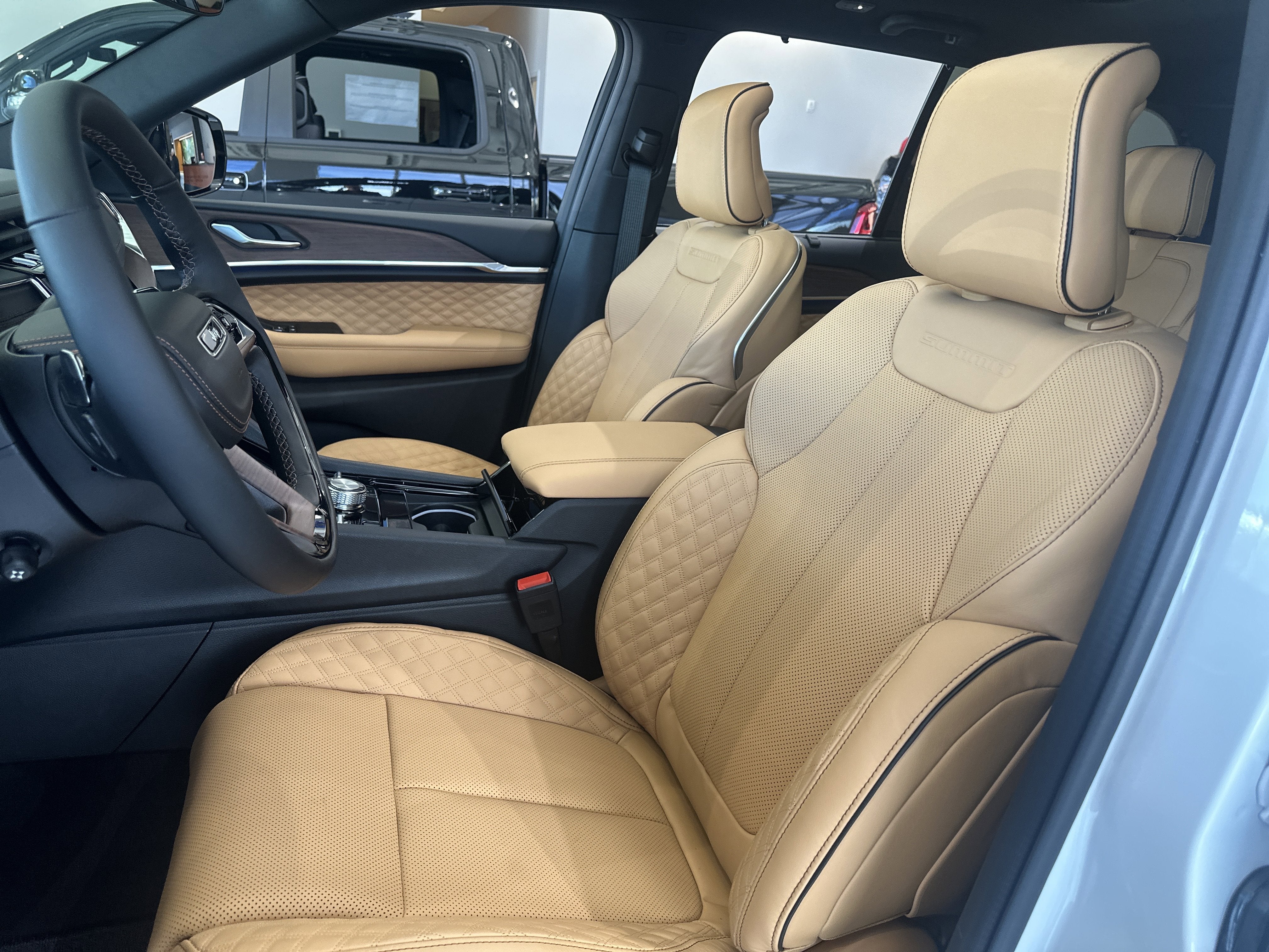 2025 Jeep Grand Cherokee GRAND CHEROKEE SUMMIT 4X4