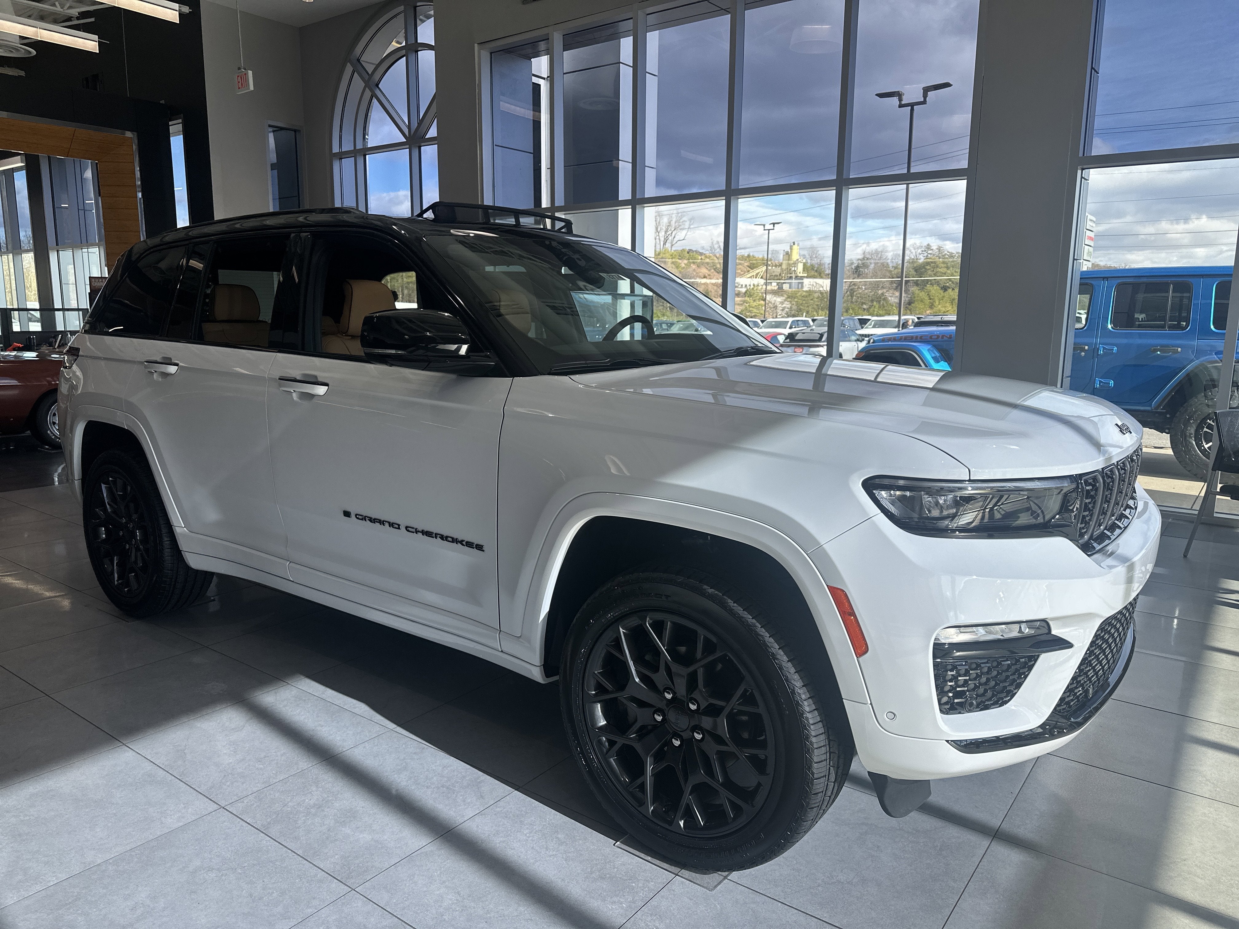 2025 Jeep Grand Cherokee GRAND CHEROKEE SUMMIT 4X4