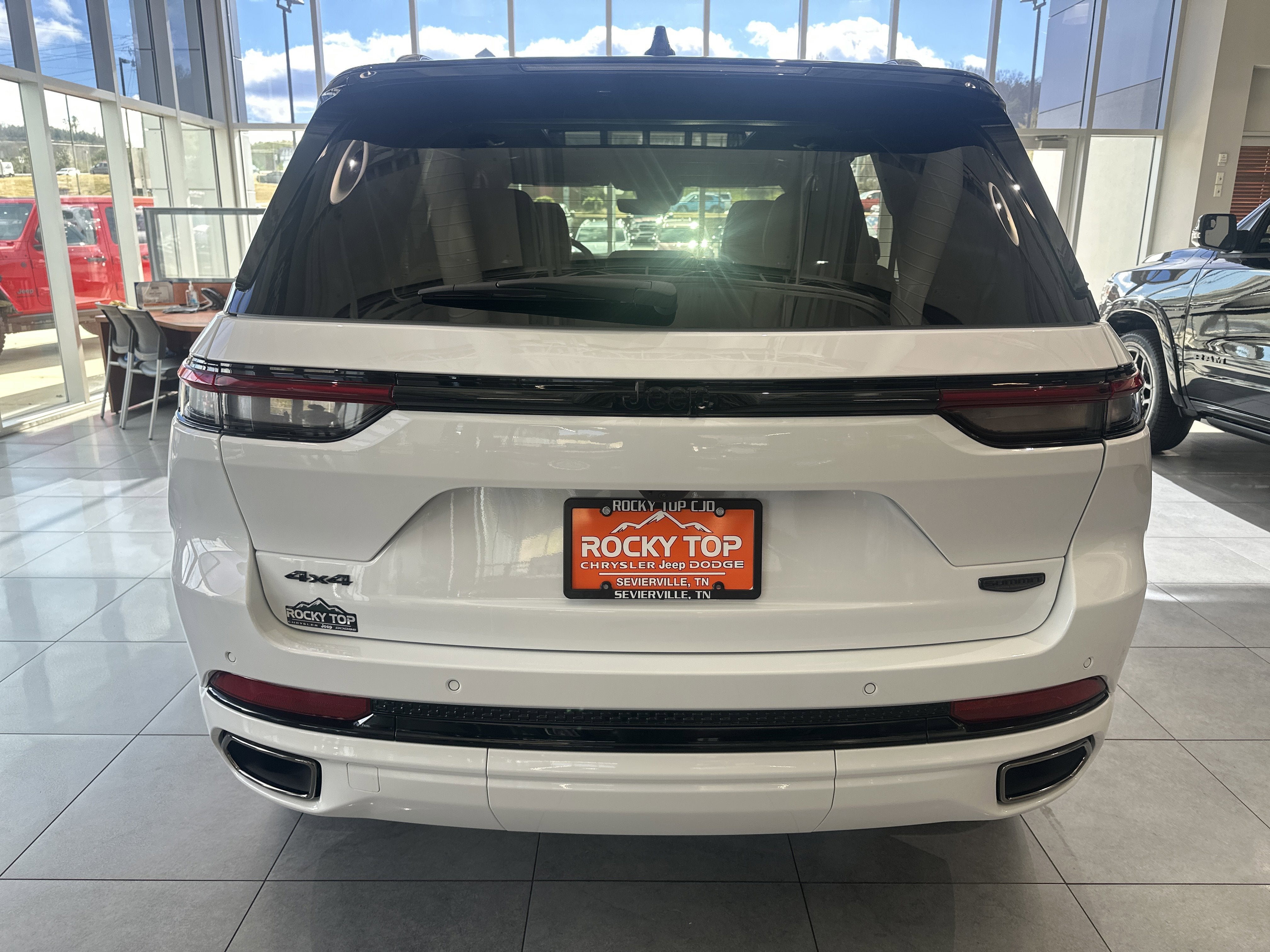 2025 Jeep Grand Cherokee GRAND CHEROKEE SUMMIT 4X4