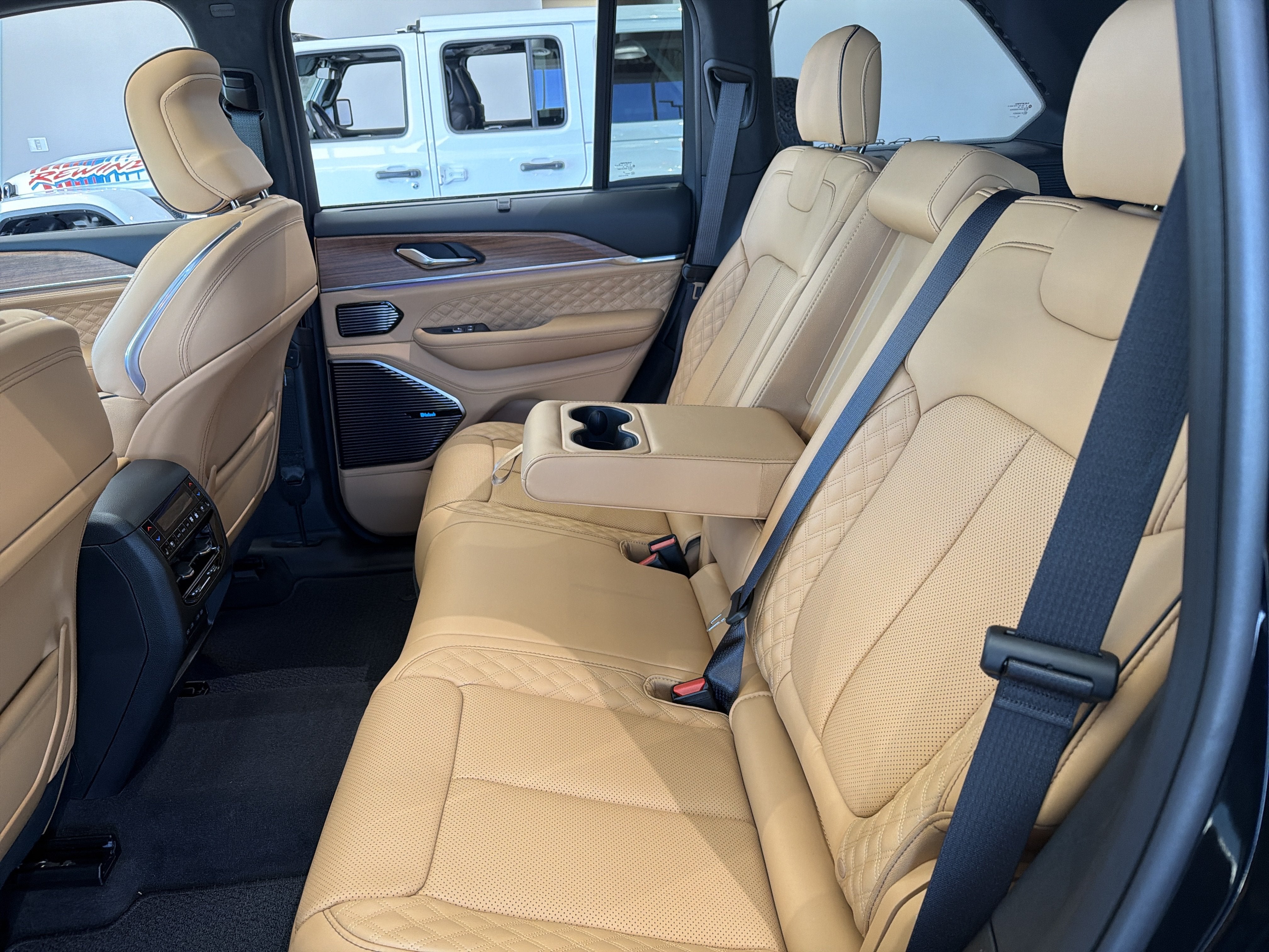 2027 Jeep Grand Cherokee GRAND CHEROKEE SUMMIT 4X4